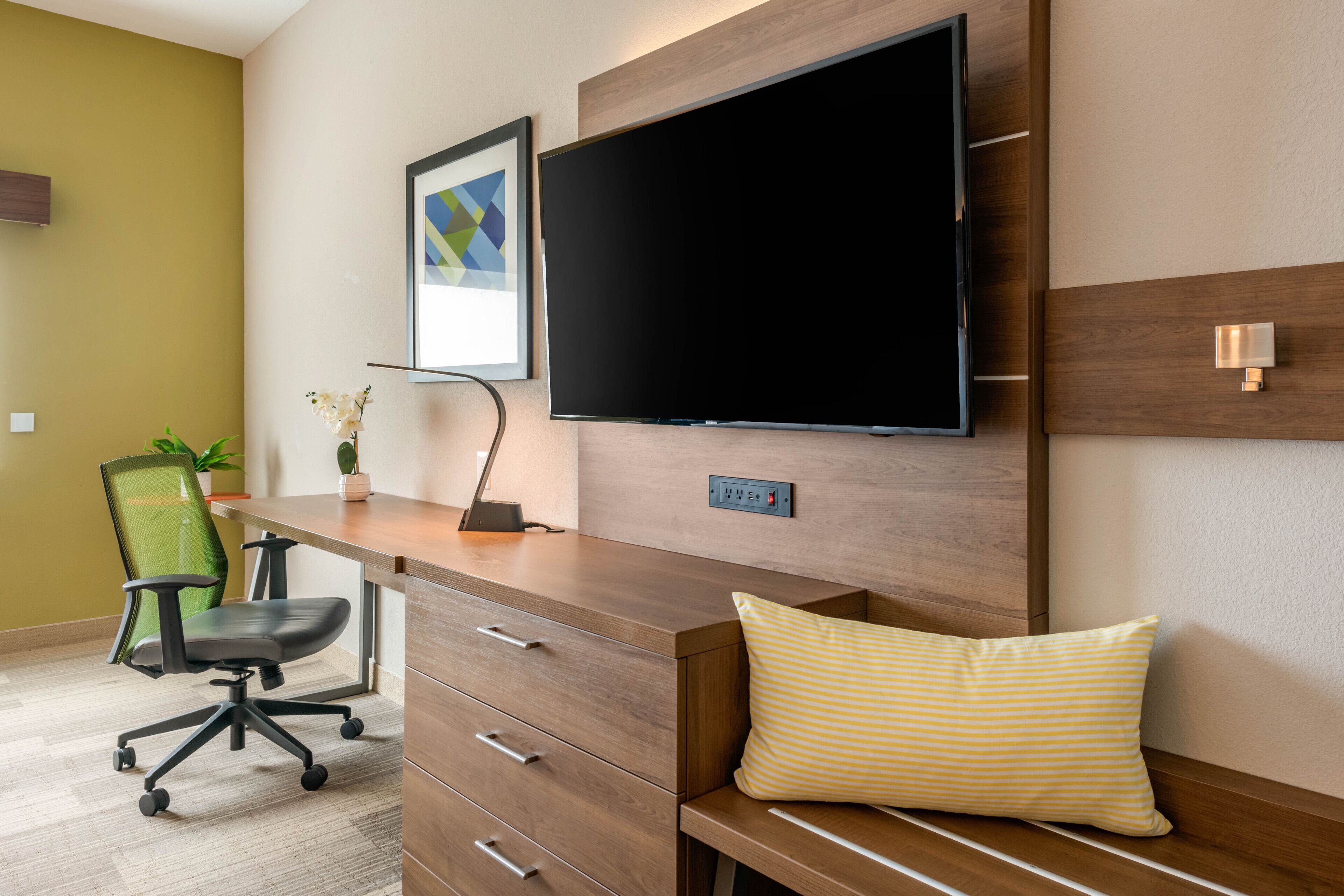 Holiday Inn Express & Suites Ruskin