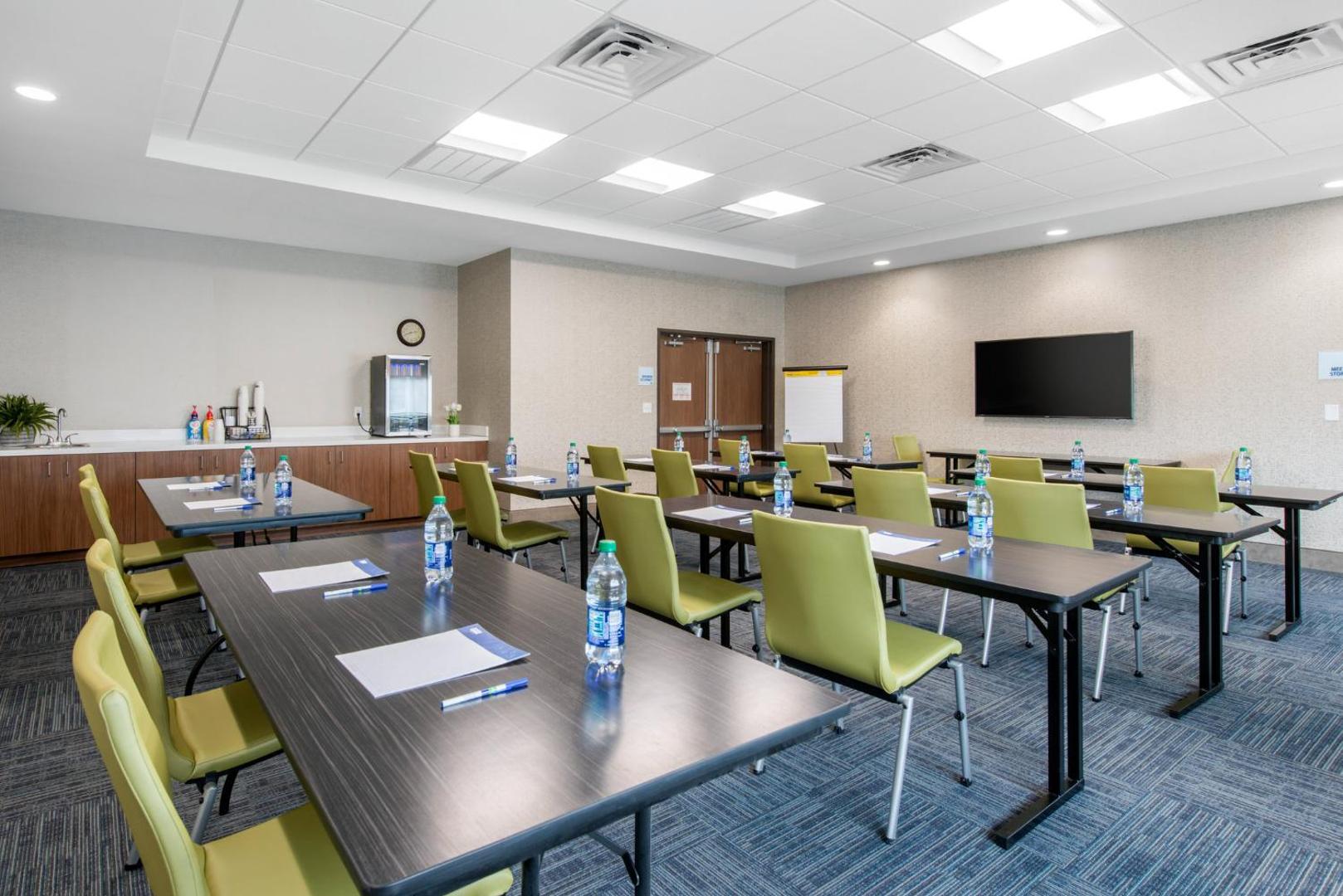 Holiday Inn Express & Suites Ruskin