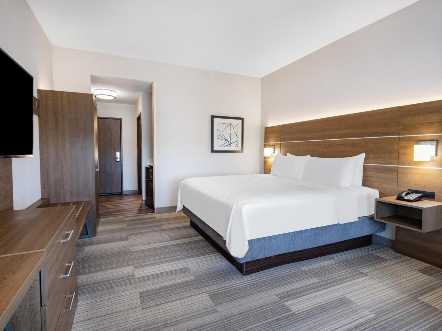 Holiday Inn Express & Suites Ruskin