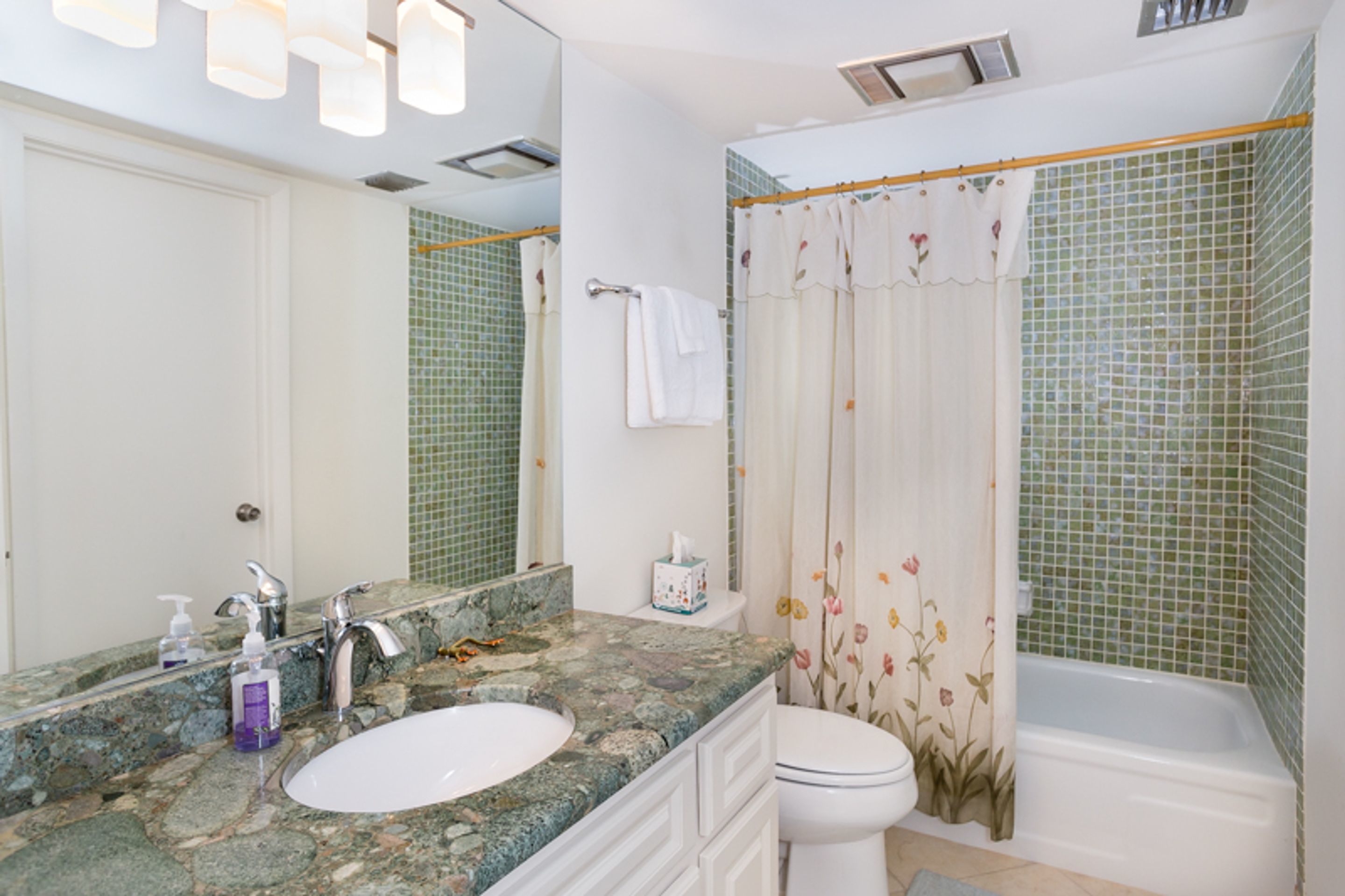Kings Crown Condominiums