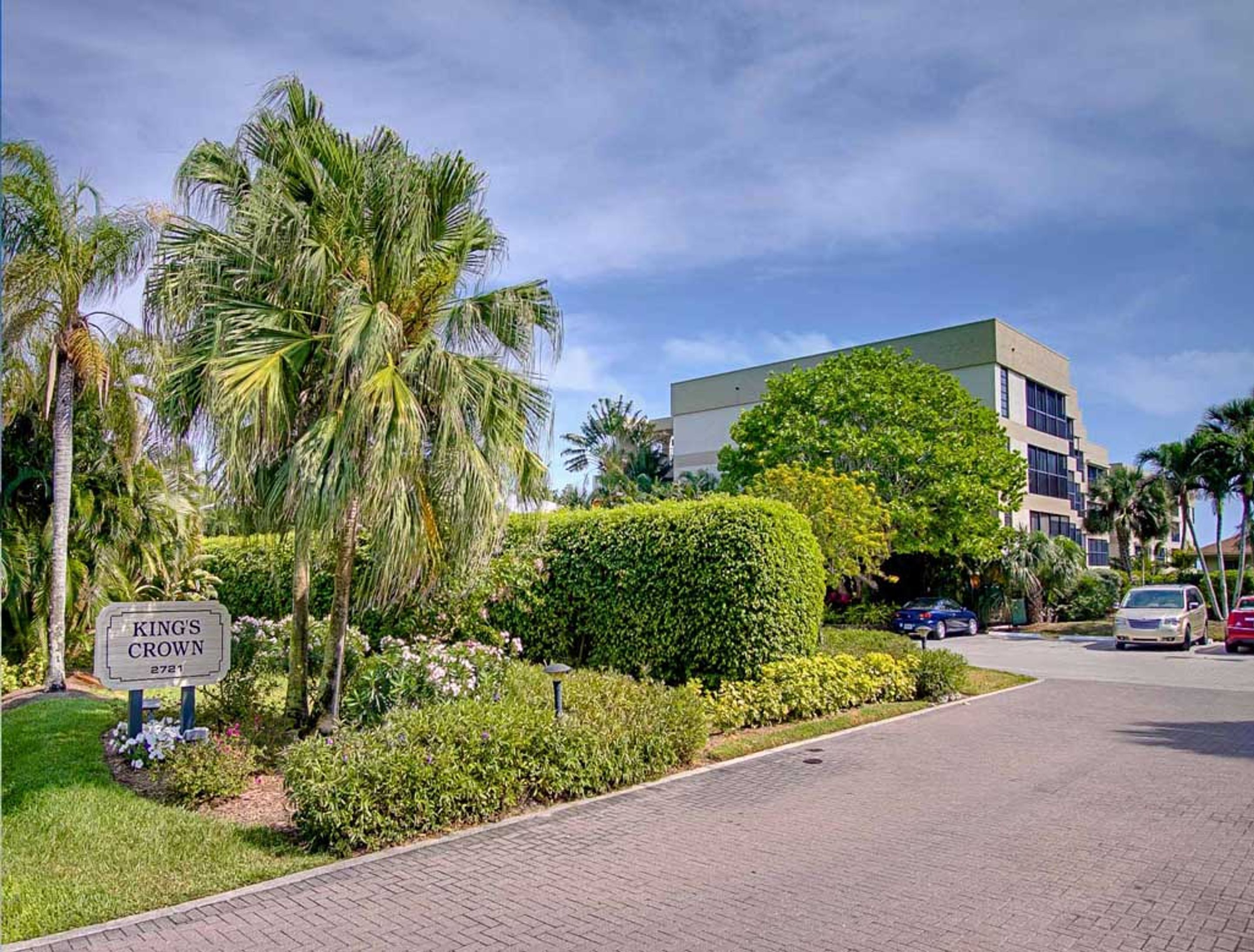 Kings Crown Condominiums