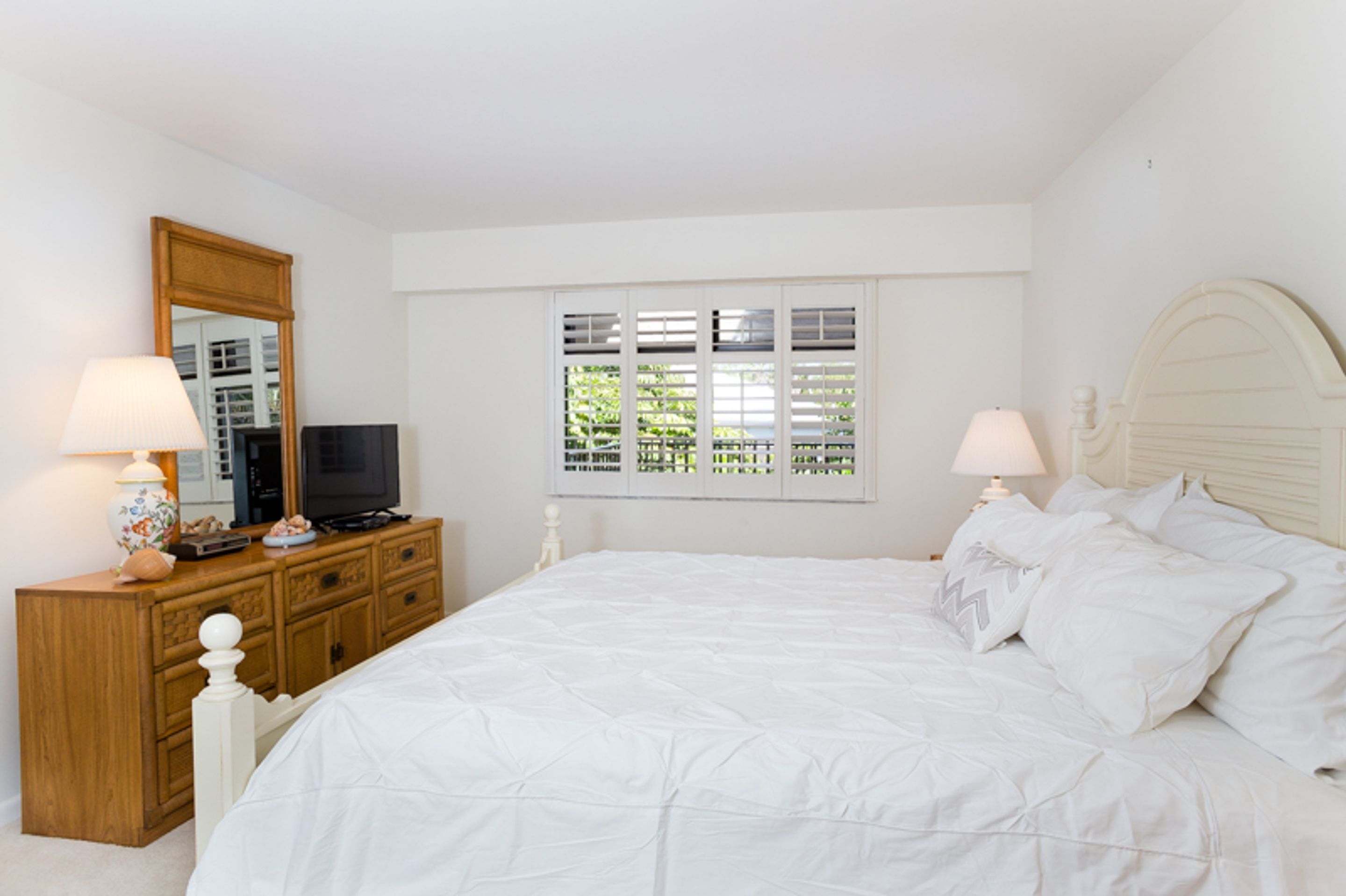 Kings Crown Condominiums