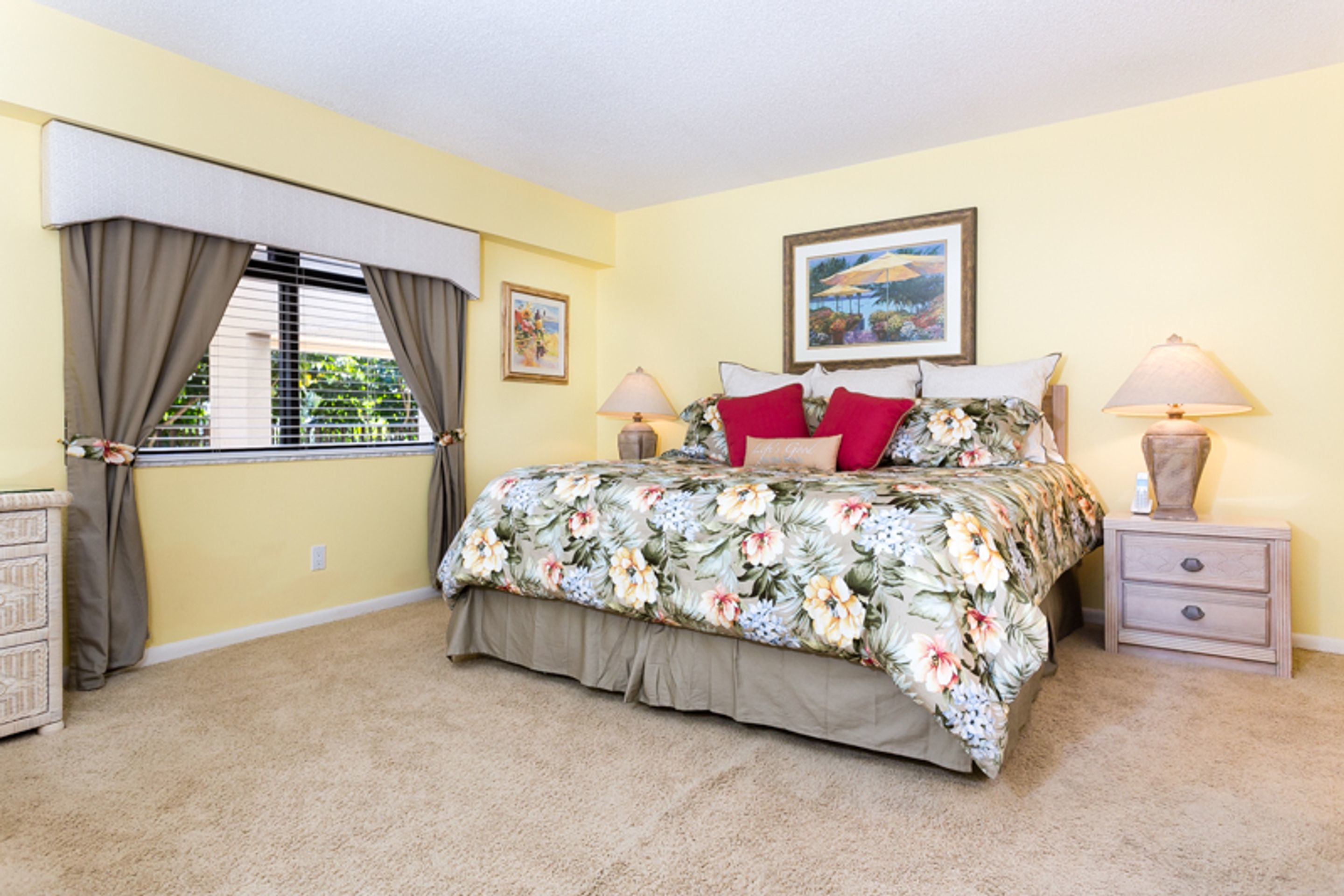 Kings Crown Condominiums