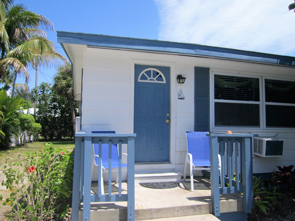 Tropical Winds Motel & Cottages