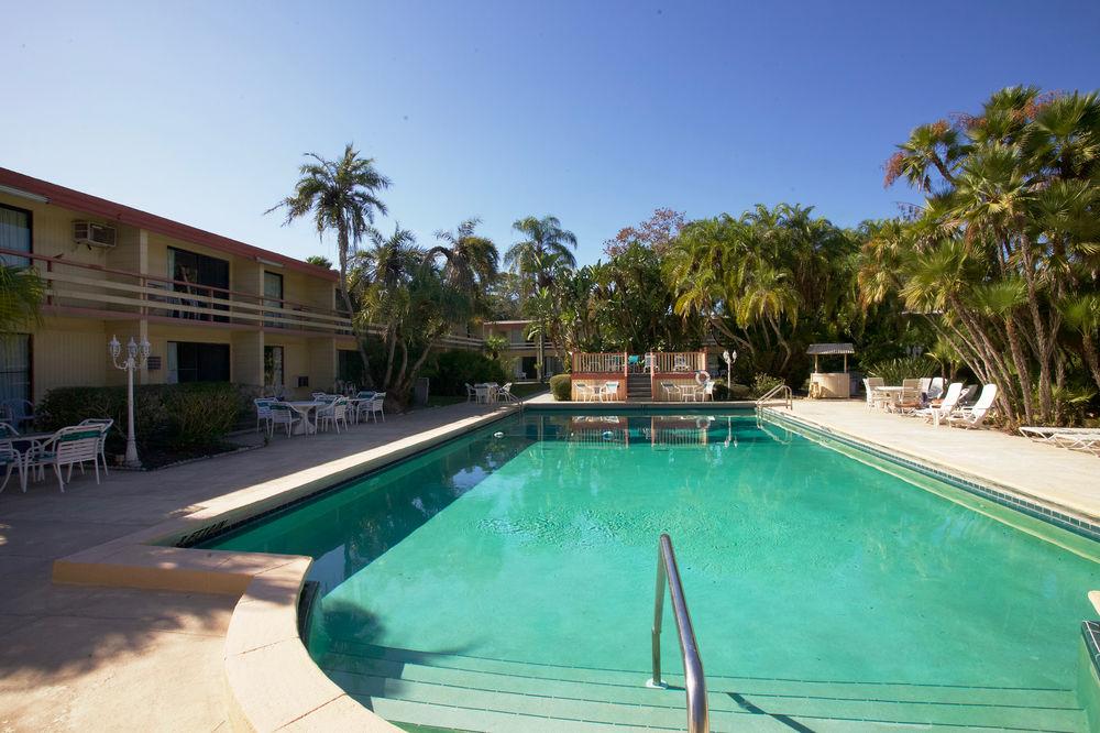 Golden Host Resort