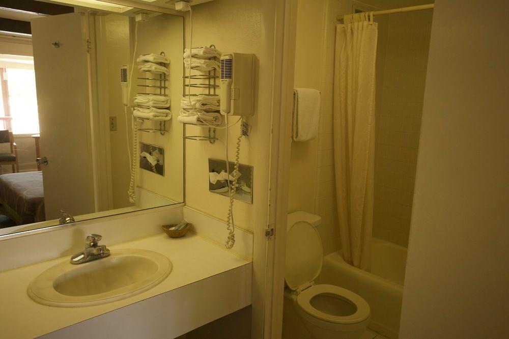 Golden Host Resort
