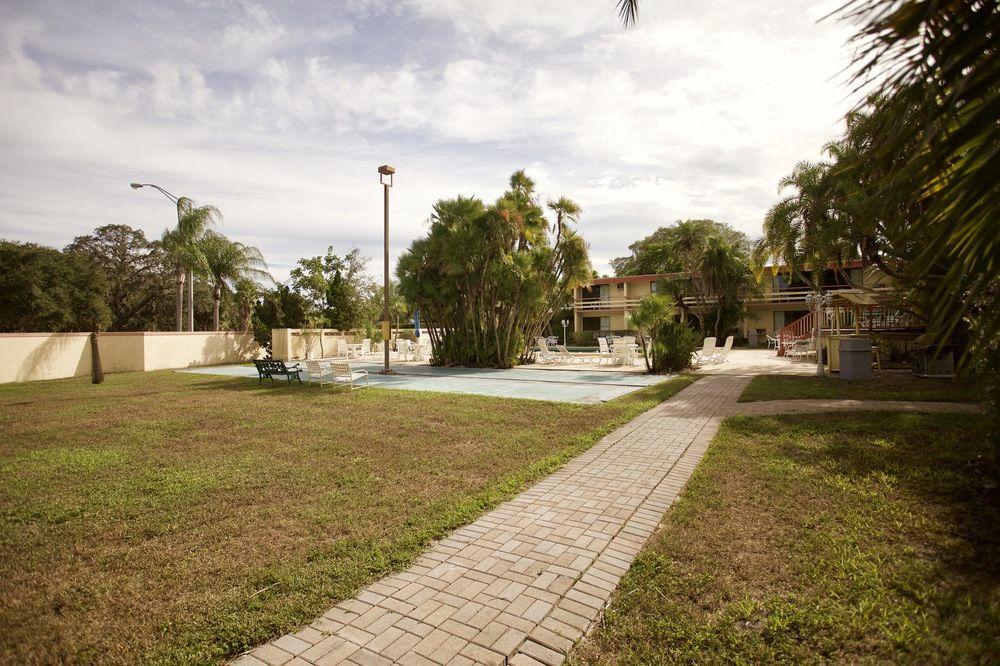 Golden Host Resort