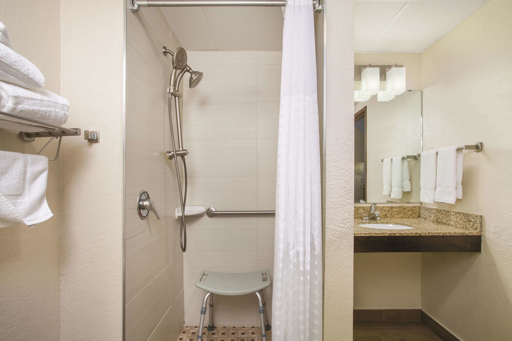 Comfort Inn & Suites Sarasota I75