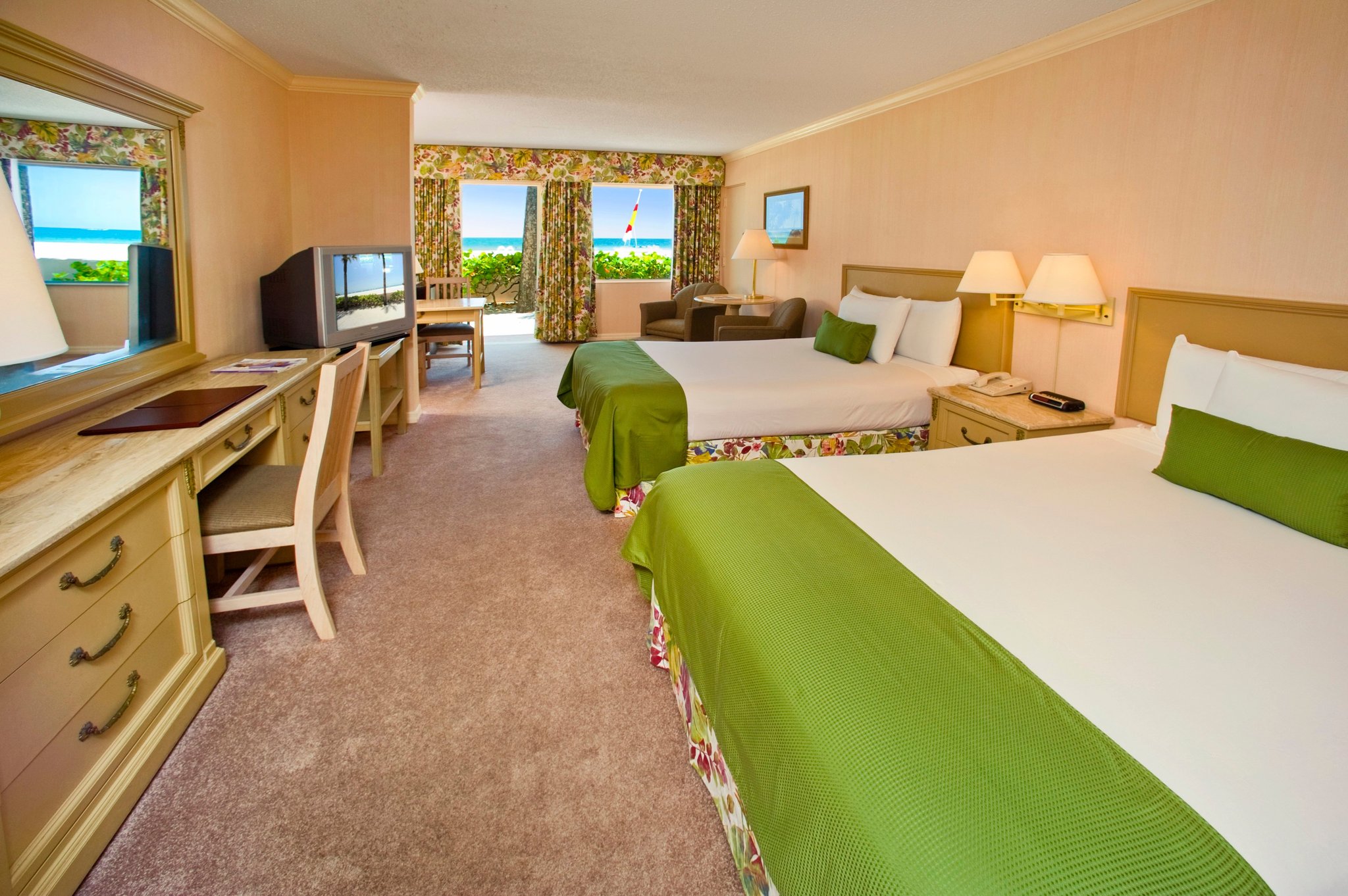 Sandcastle Resort at Lido Beach