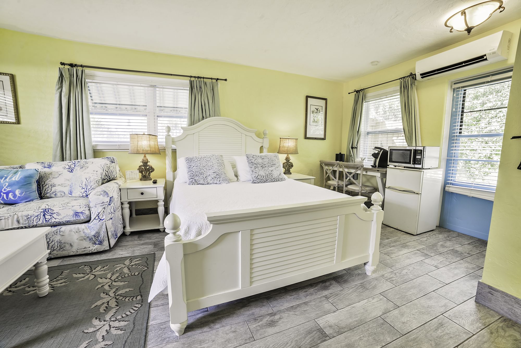 Siesta Key Palms Hotel