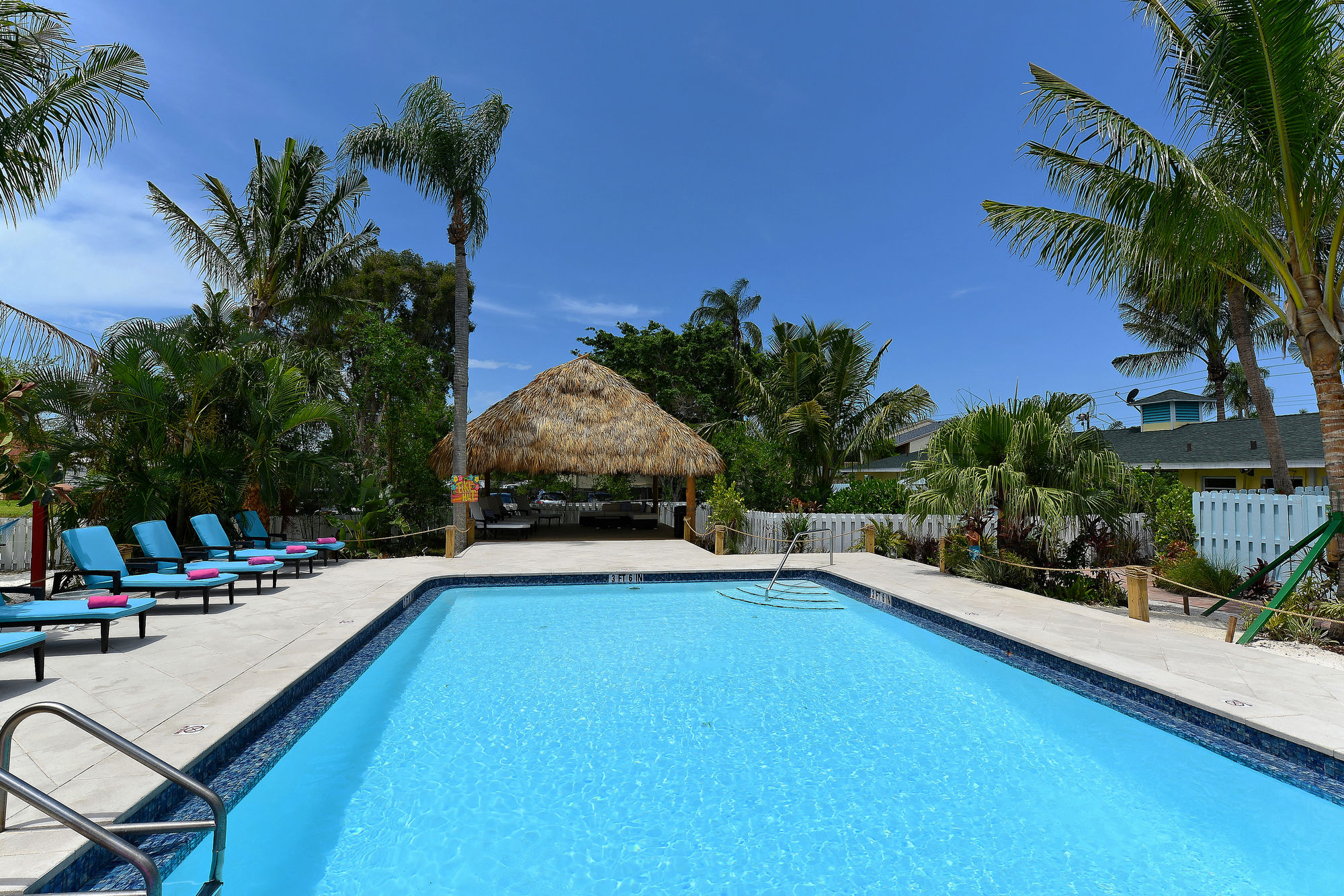 Siesta Key Palms Hotel