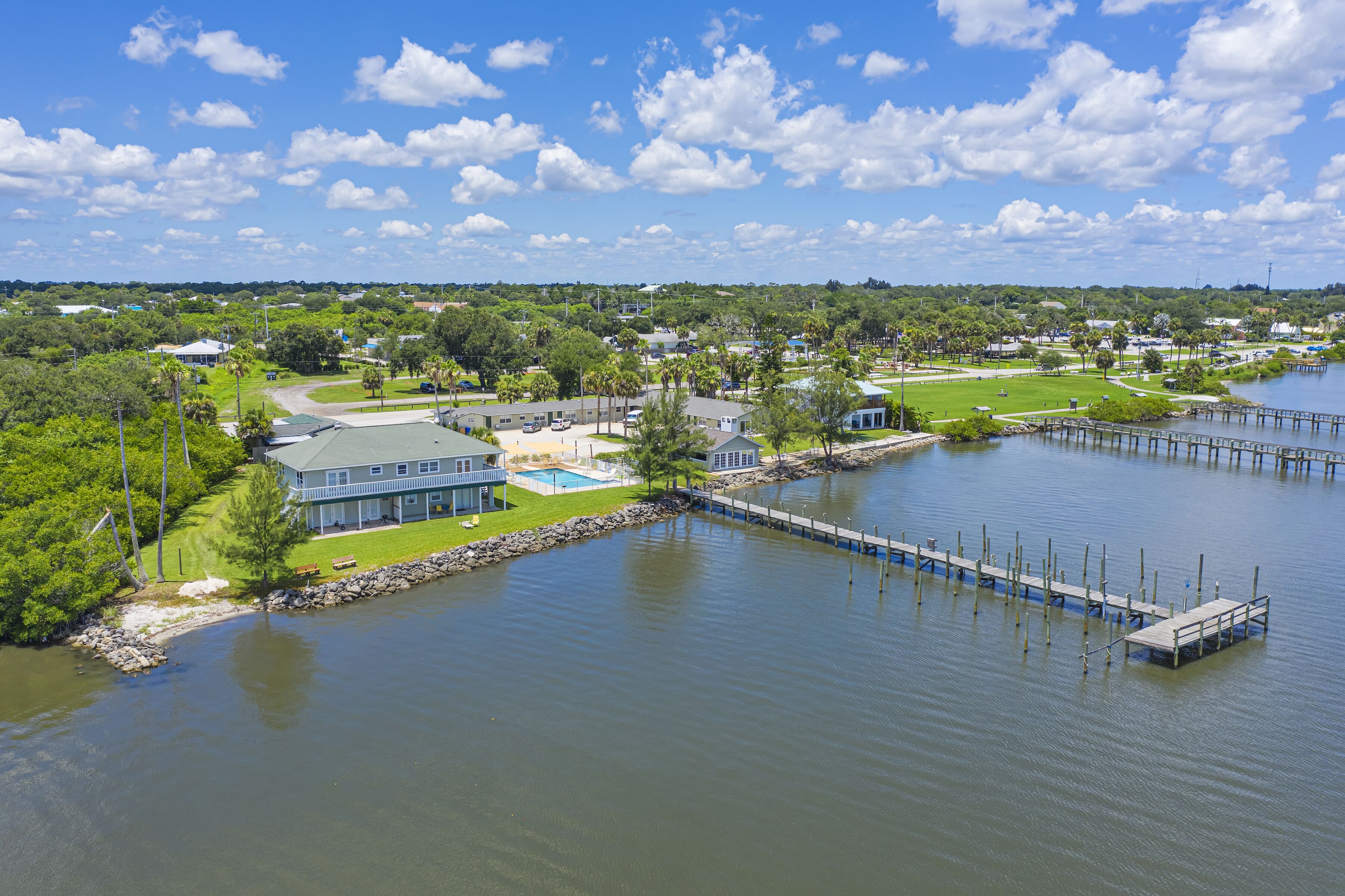 Sportsman's Marina & Lodge