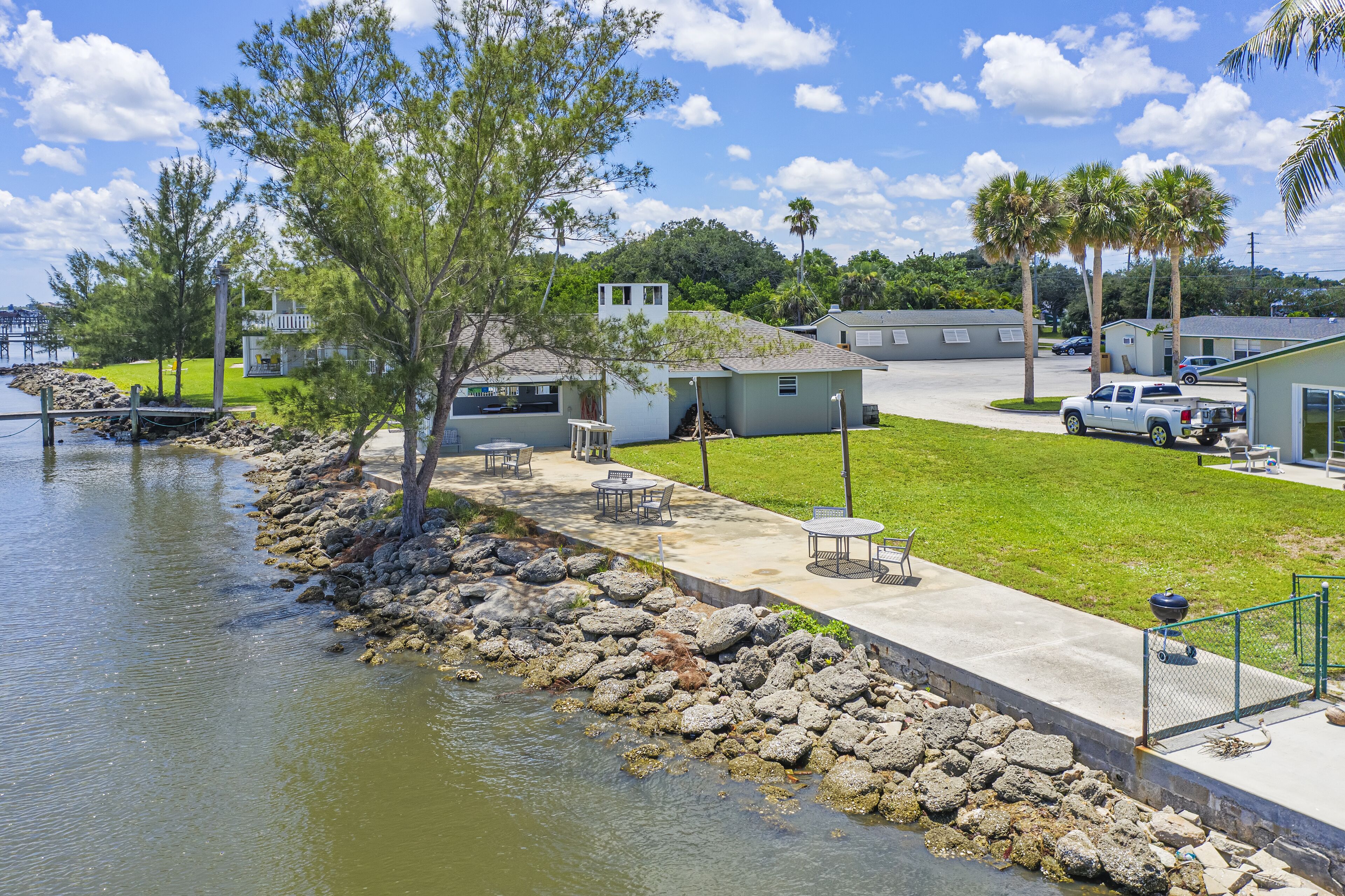 Sportsman's Marina & Lodge