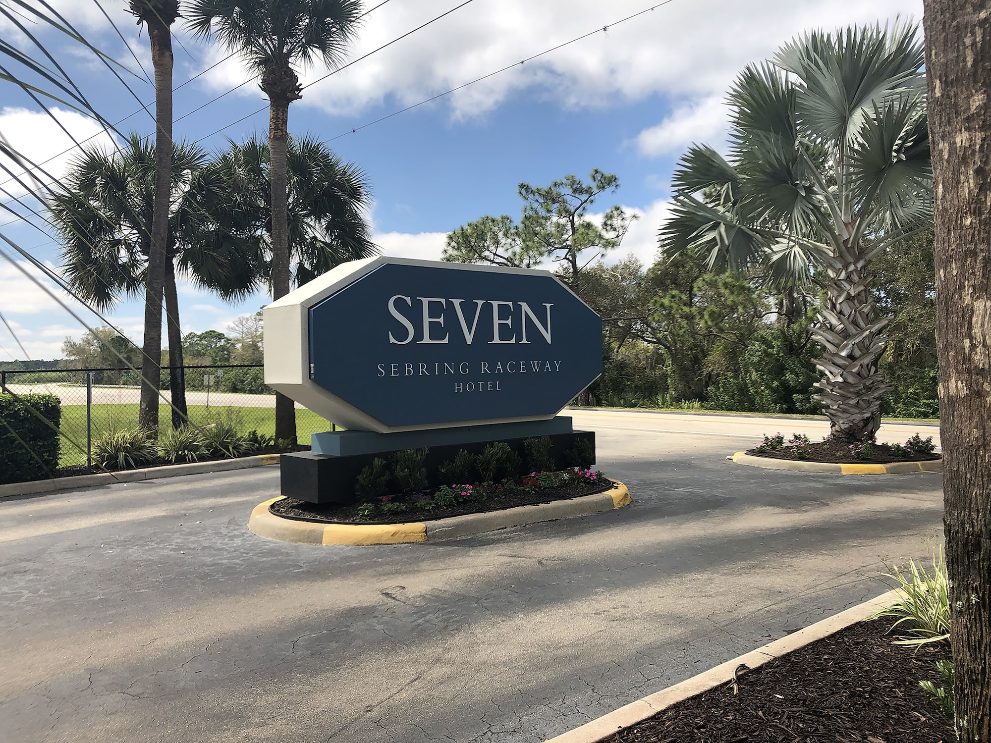 Seven Sebring Raceway Hotel