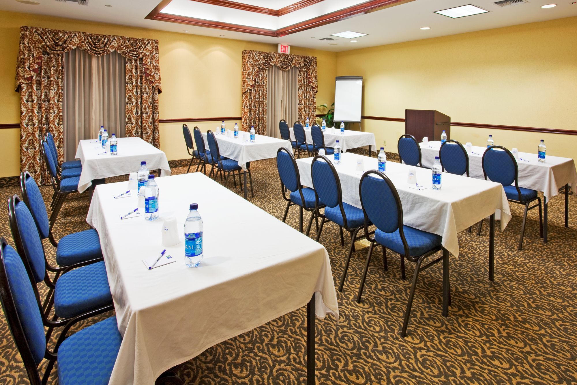 Holiday Inn Express & Suites Sebring