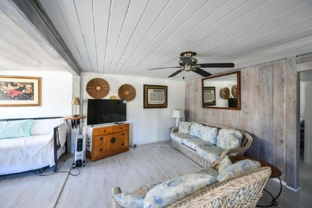 Barefoot Bungalow