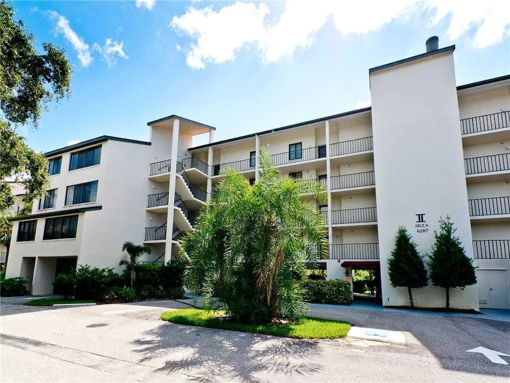 Excelsior Condominiums