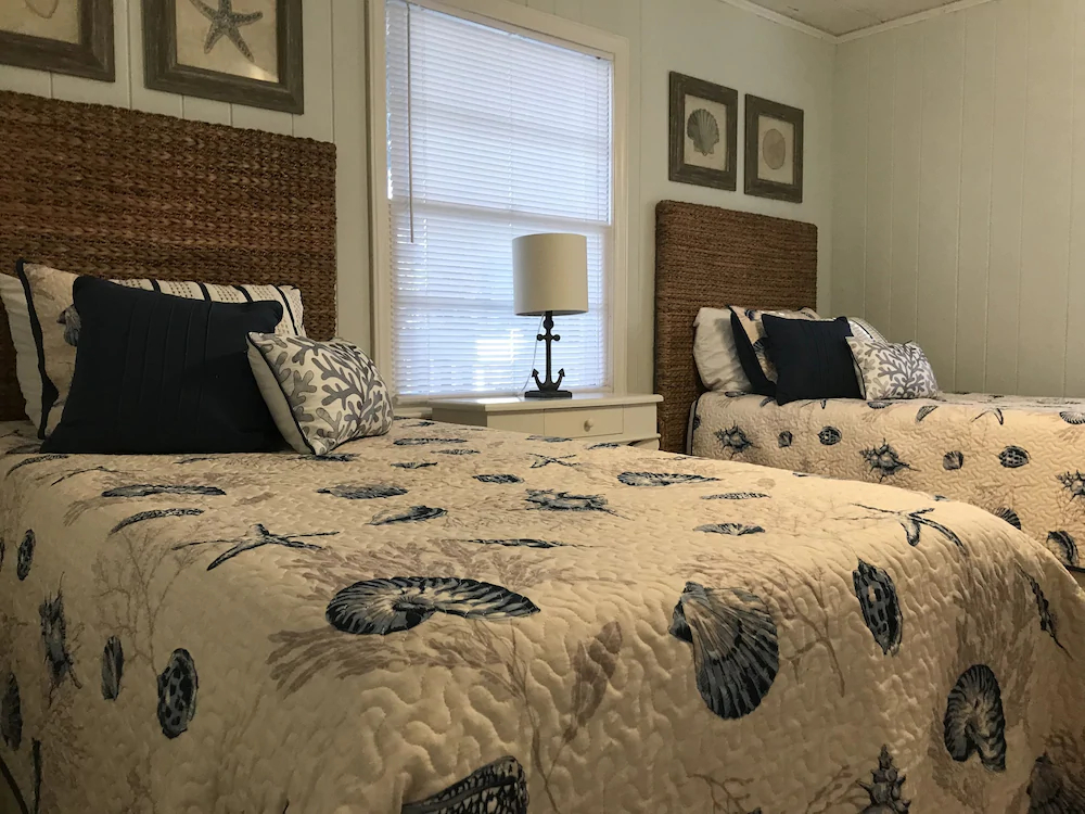 Rad's Cozy Cottage on Canal