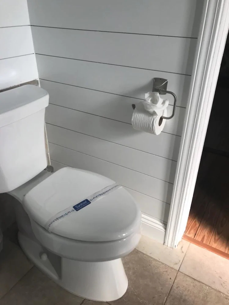 Rad's Cozy Cottage on Canal