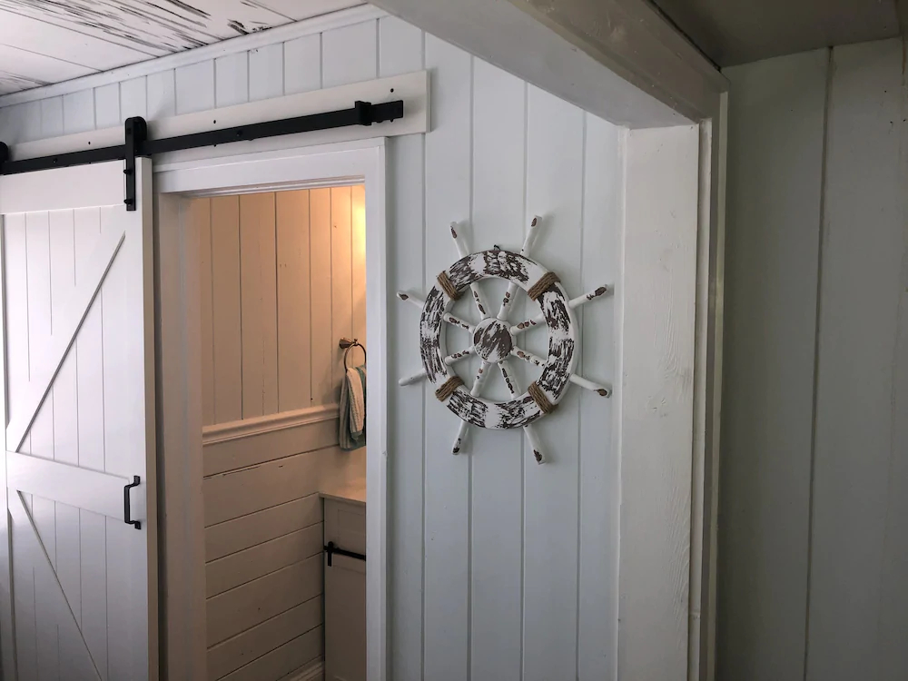 Rad's Cozy Cottage on Canal