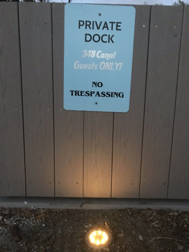 Rad's Cozy Cottage on Canal