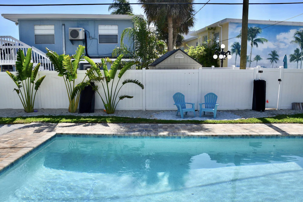 Rad's Cozy Cottage on Canal