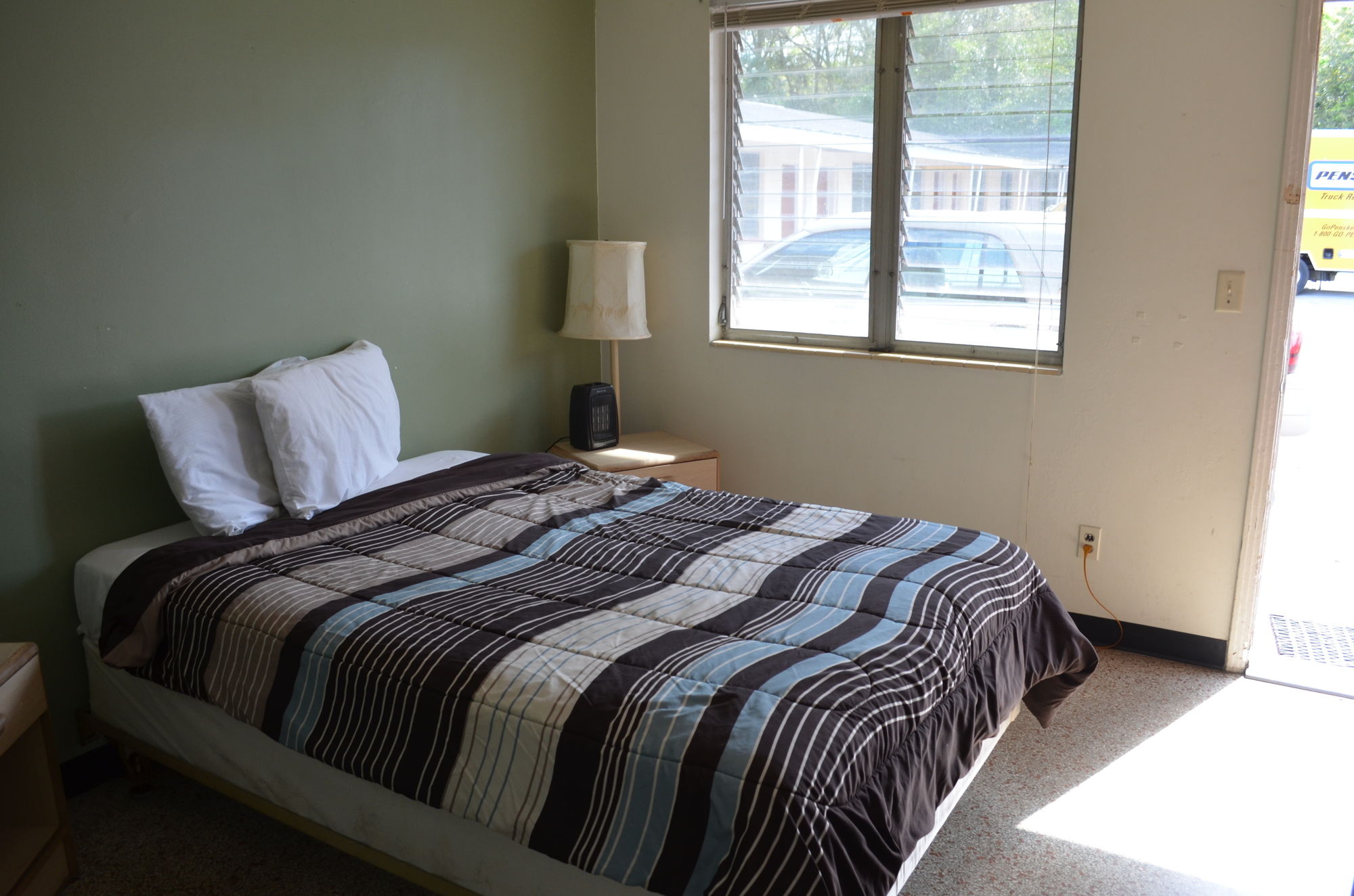 Economy Lodge