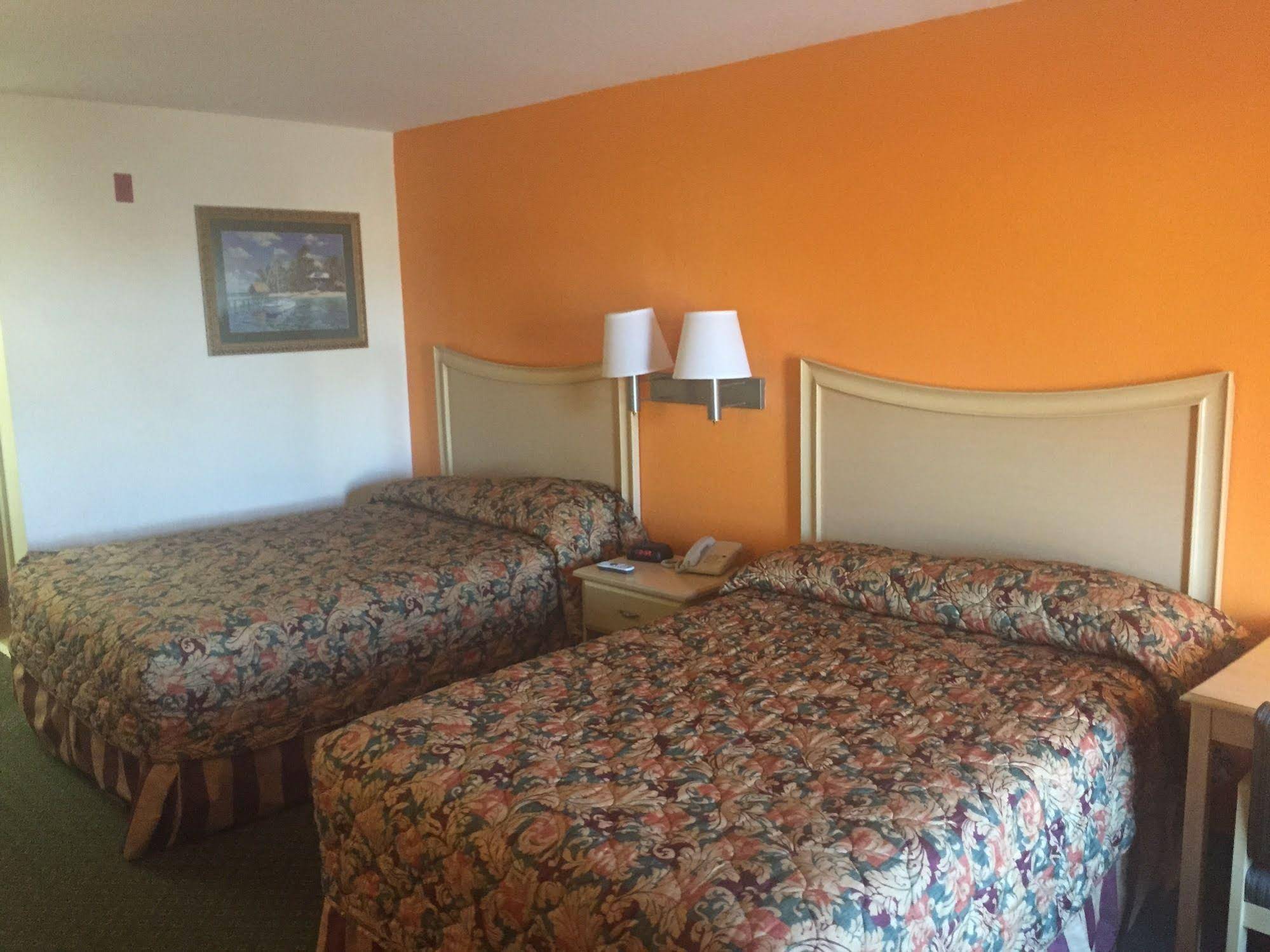 Lake Seminole Inn