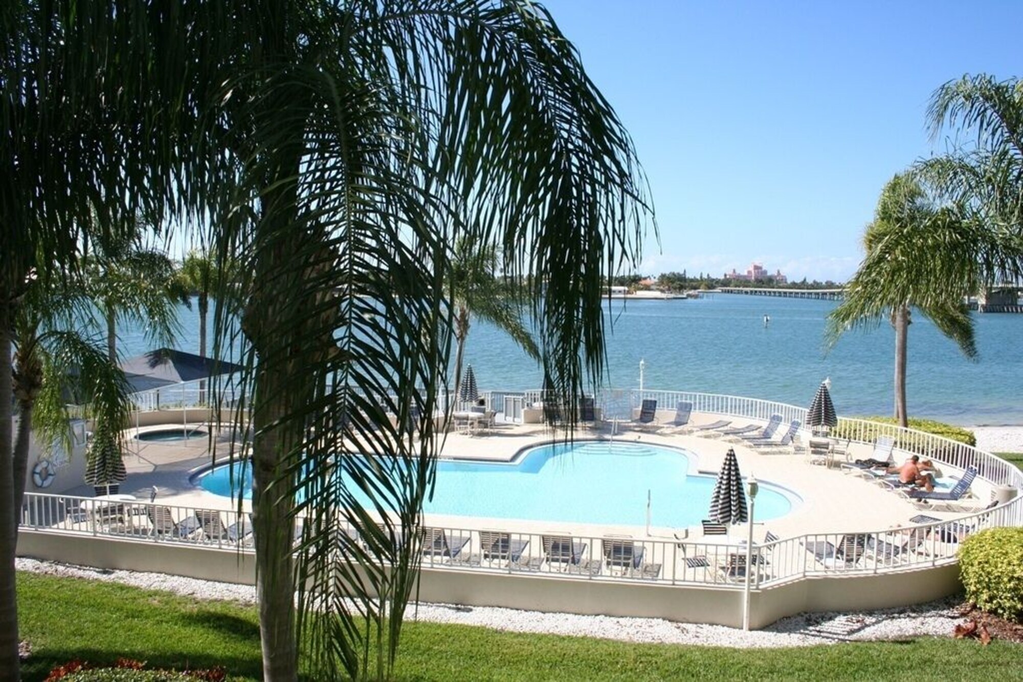 Bahia Vista by RedAwning