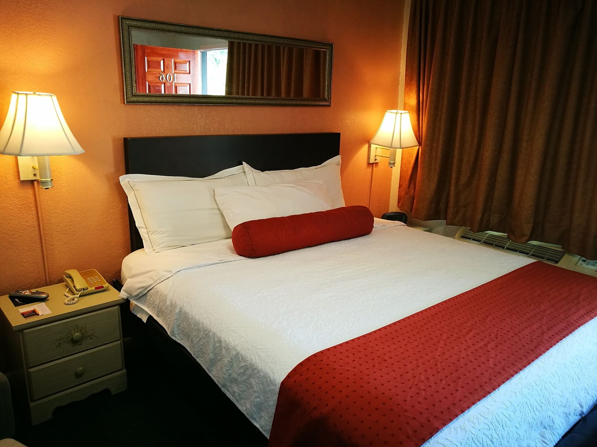 Merida Inn & Suites