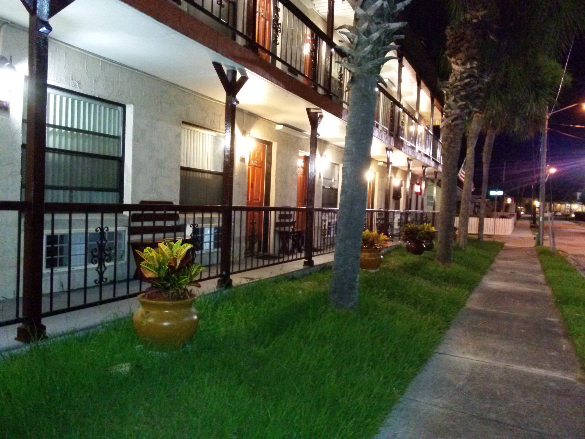 Merida Inn & Suites