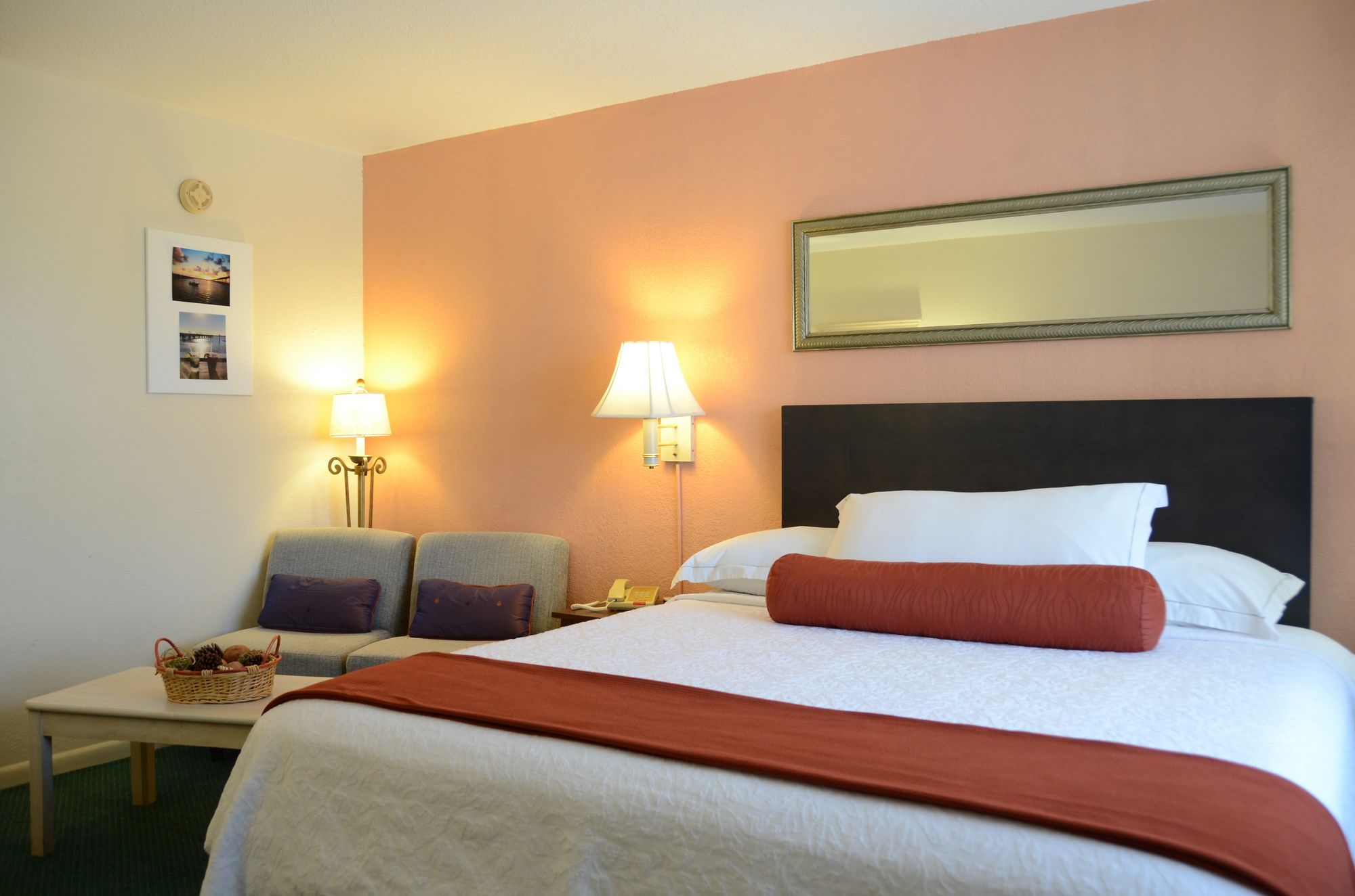 Merida Inn & Suites
