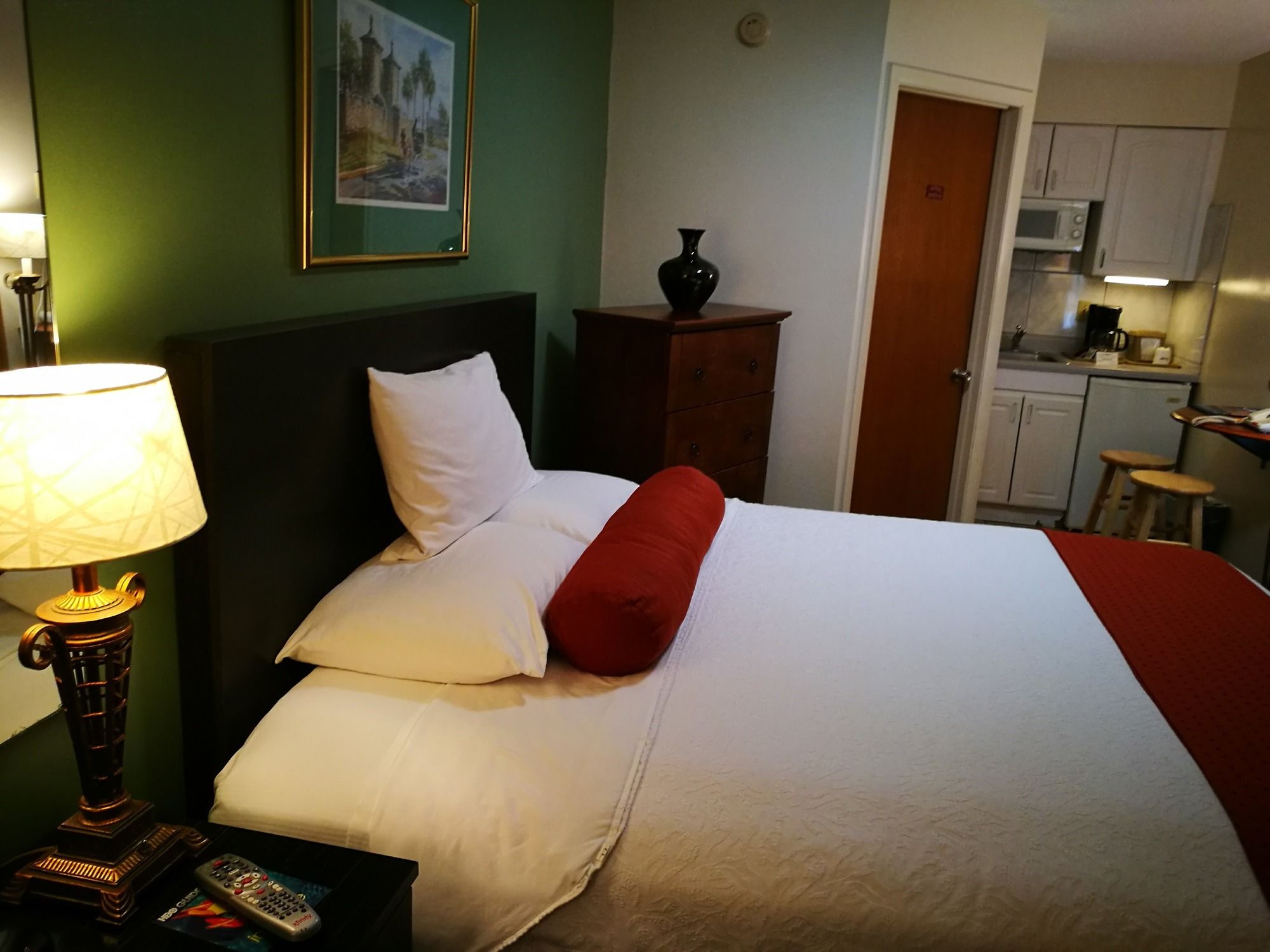 Merida Inn & Suites