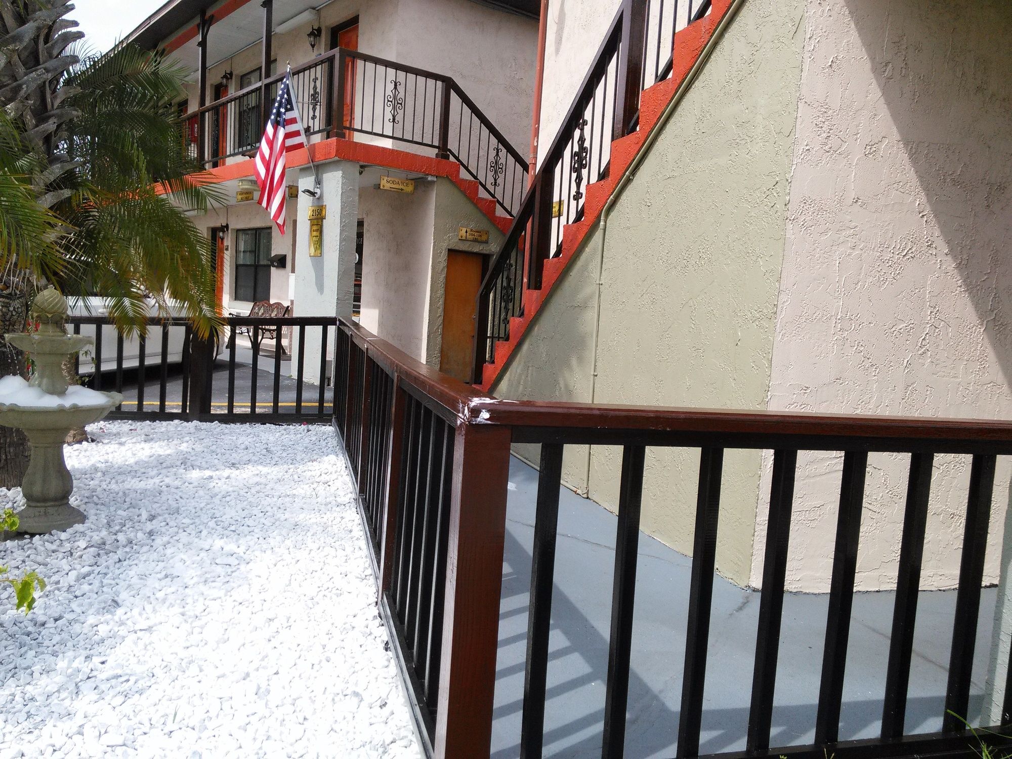 Merida Inn & Suites