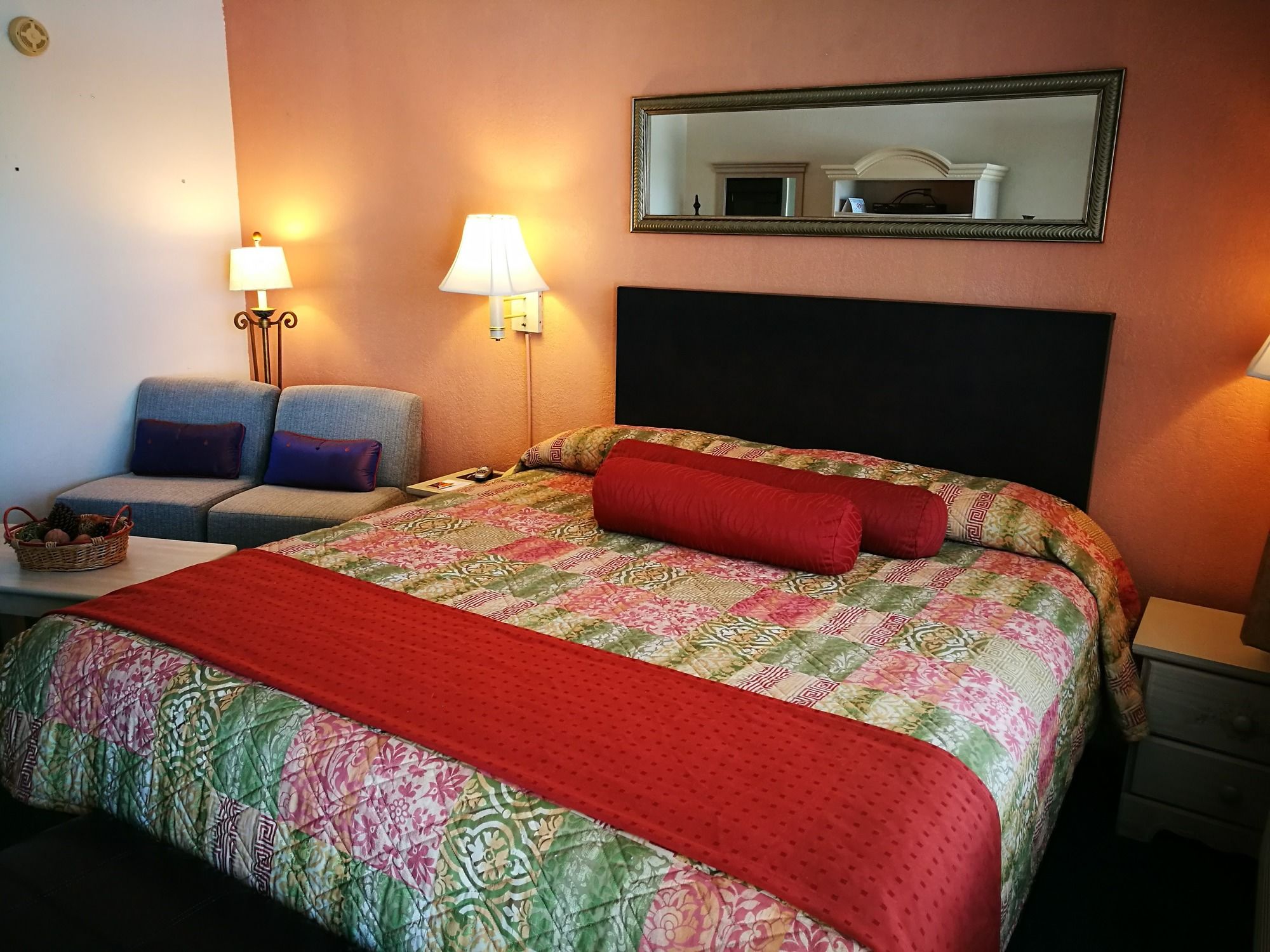 Merida Inn & Suites