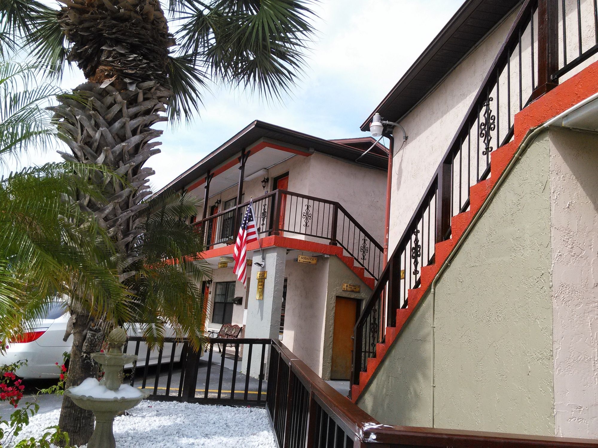 Merida Inn & Suites