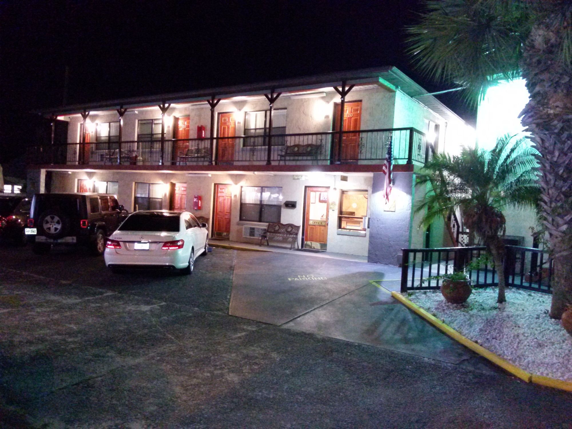 Merida Inn & Suites