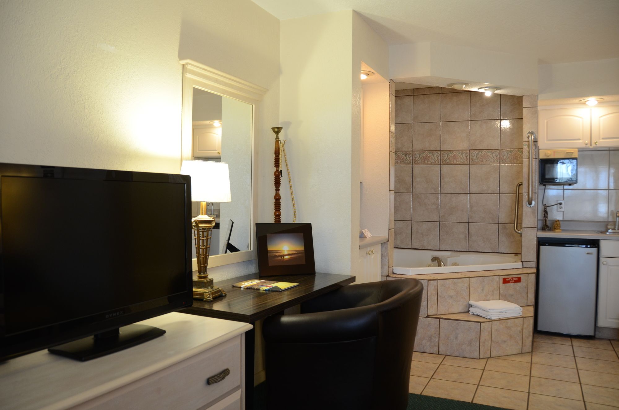 Merida Inn & Suites