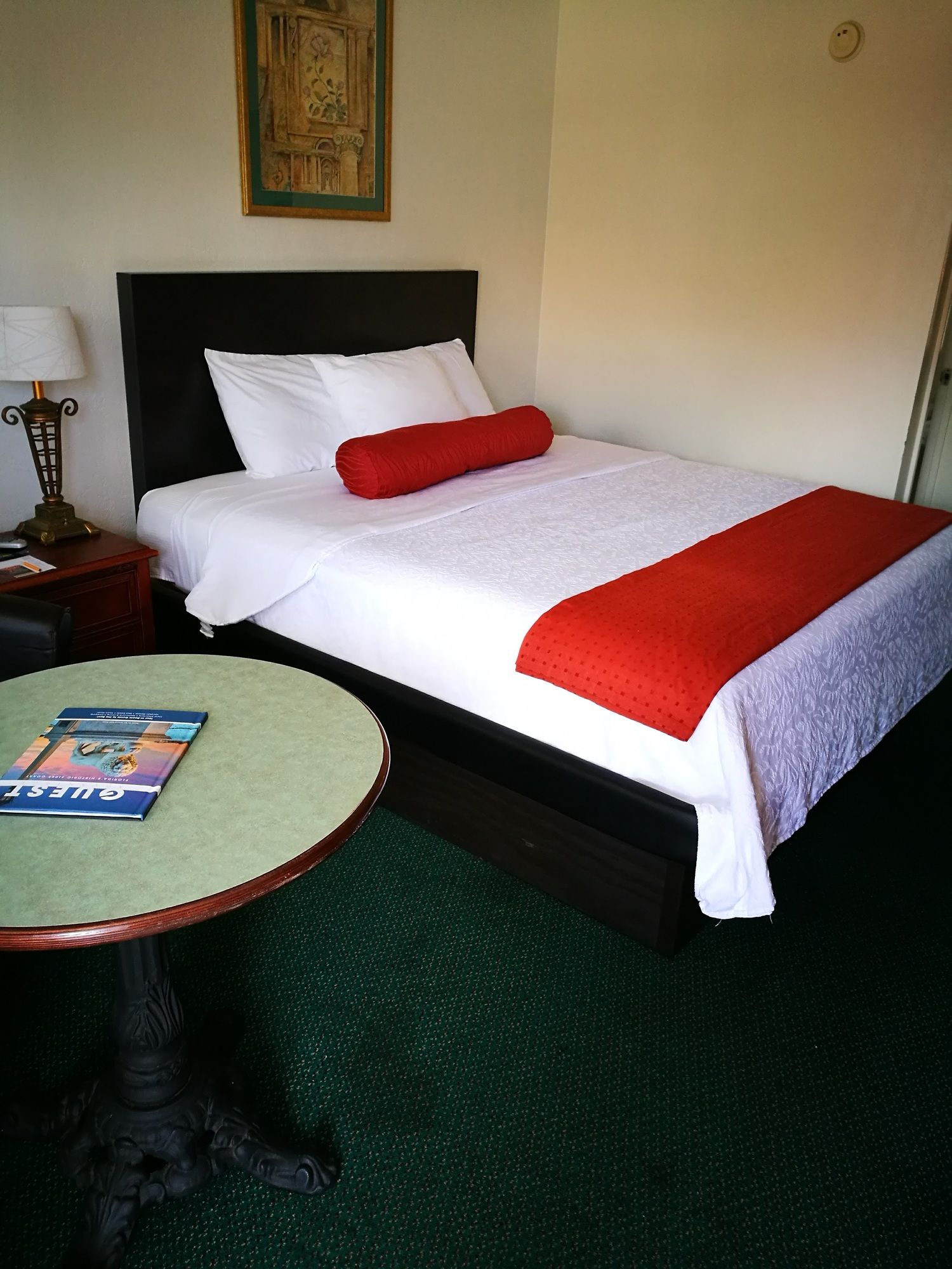 Merida Inn & Suites
