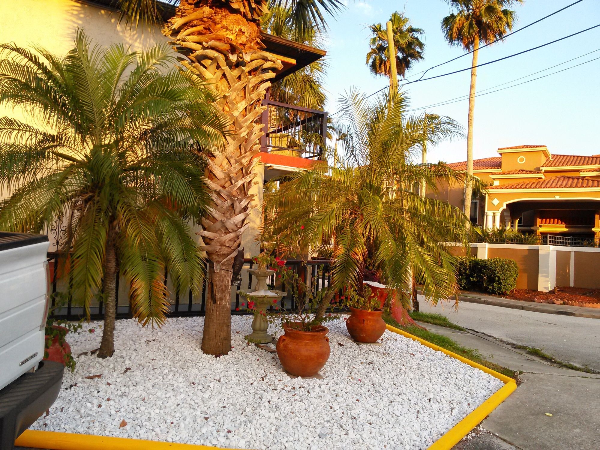 Merida Inn & Suites