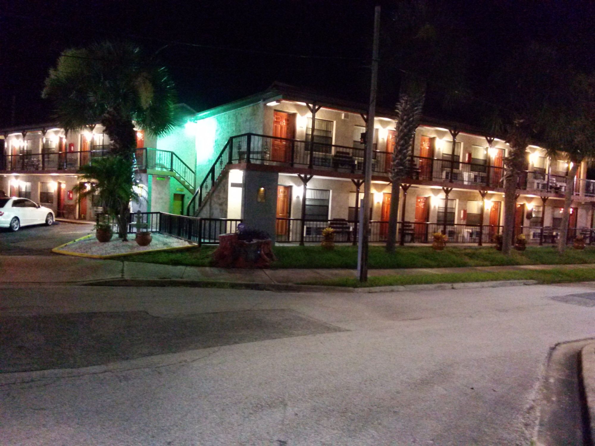 Merida Inn & Suites