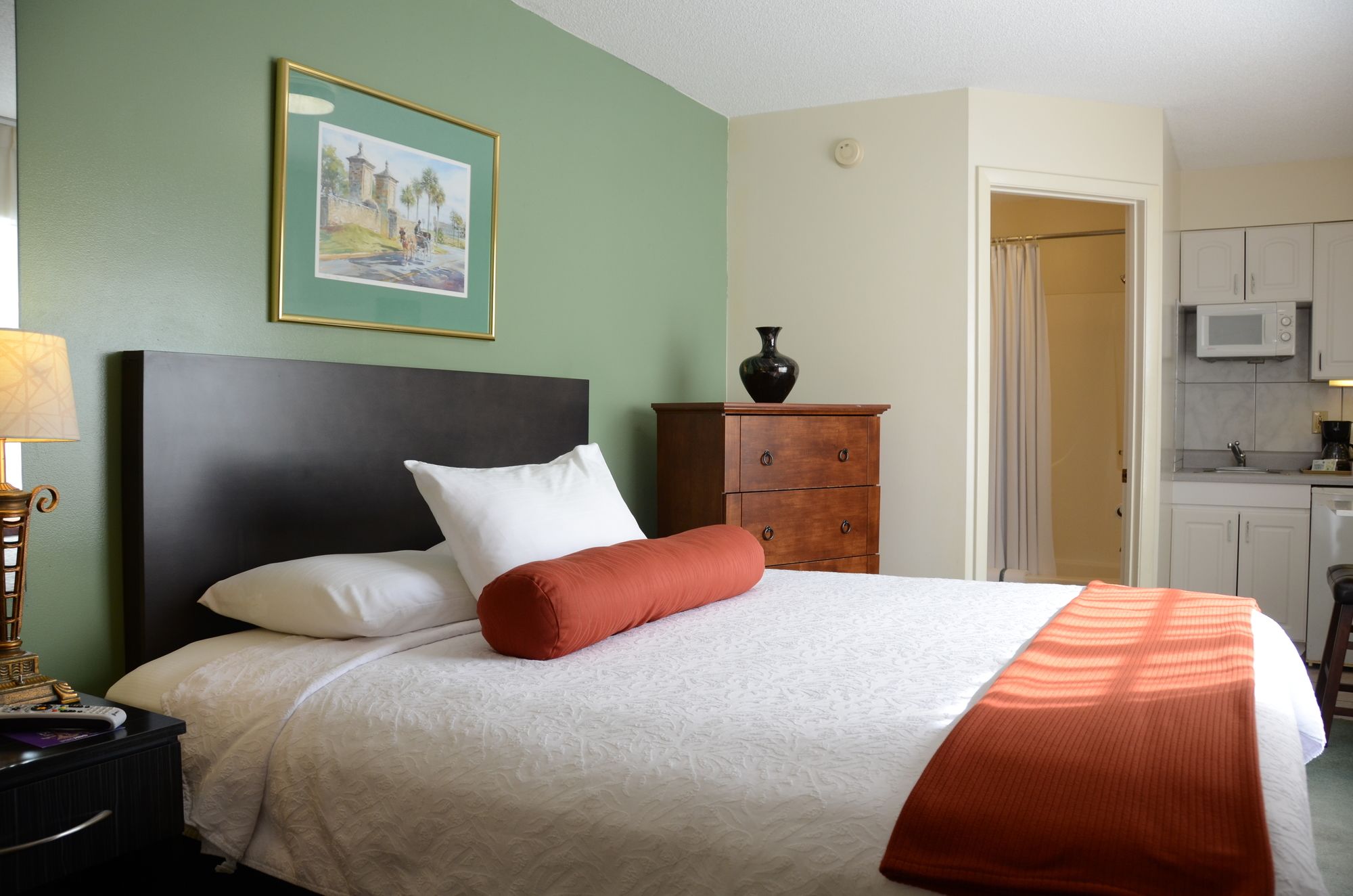 Merida Inn & Suites