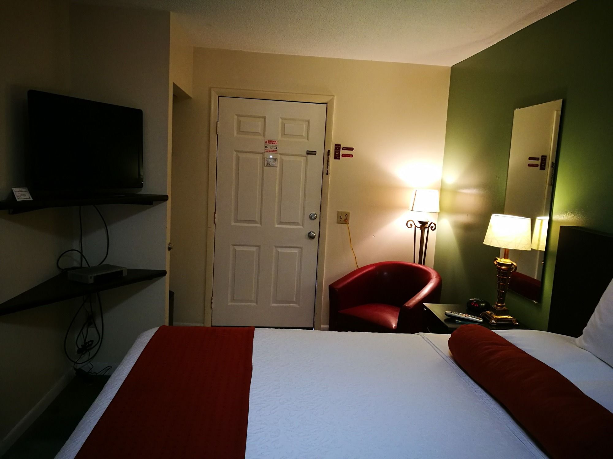 Merida Inn & Suites