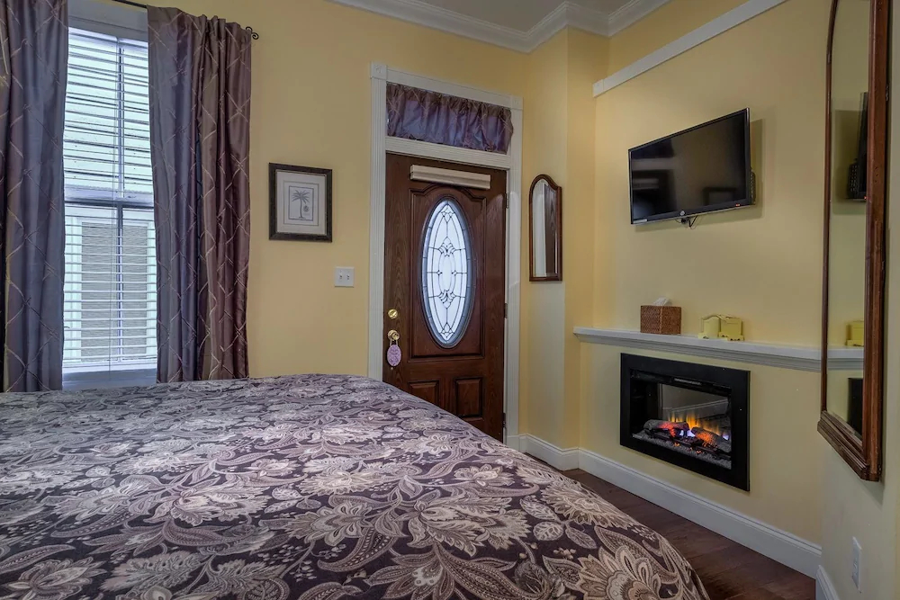 Victorian House B&B
