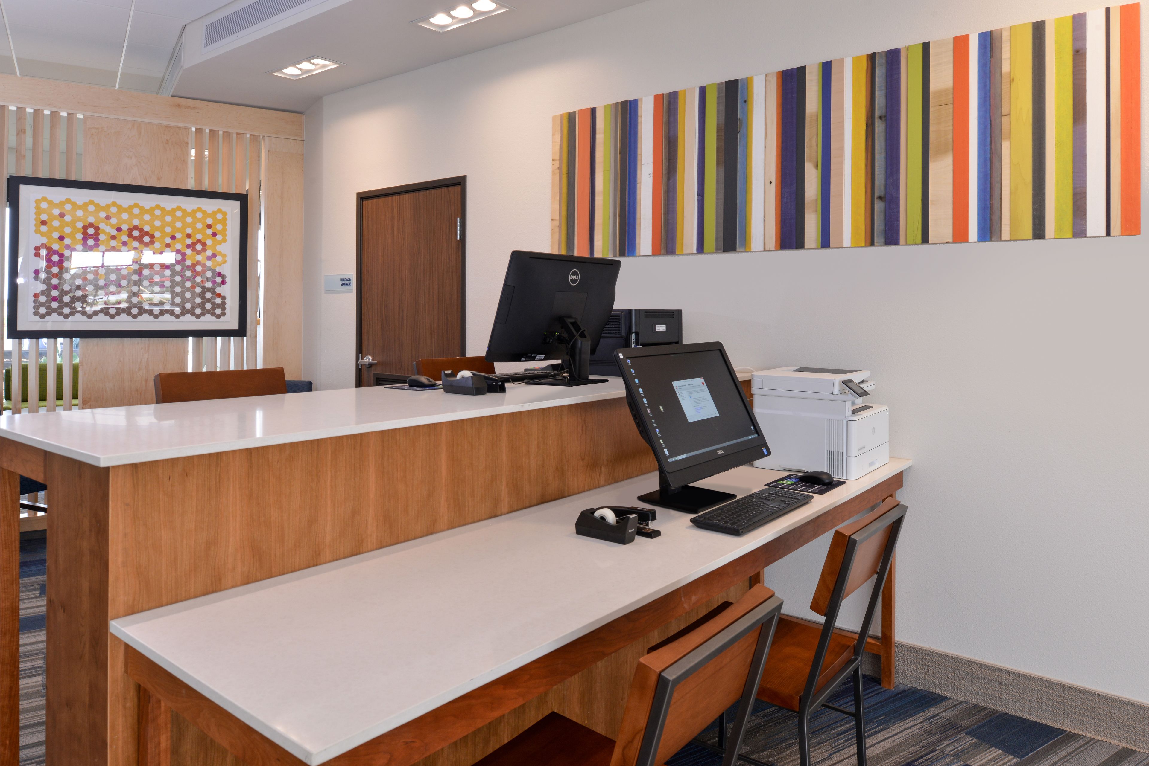 Holiday Inn Express & Suites St. Petersburg - Seminole Area