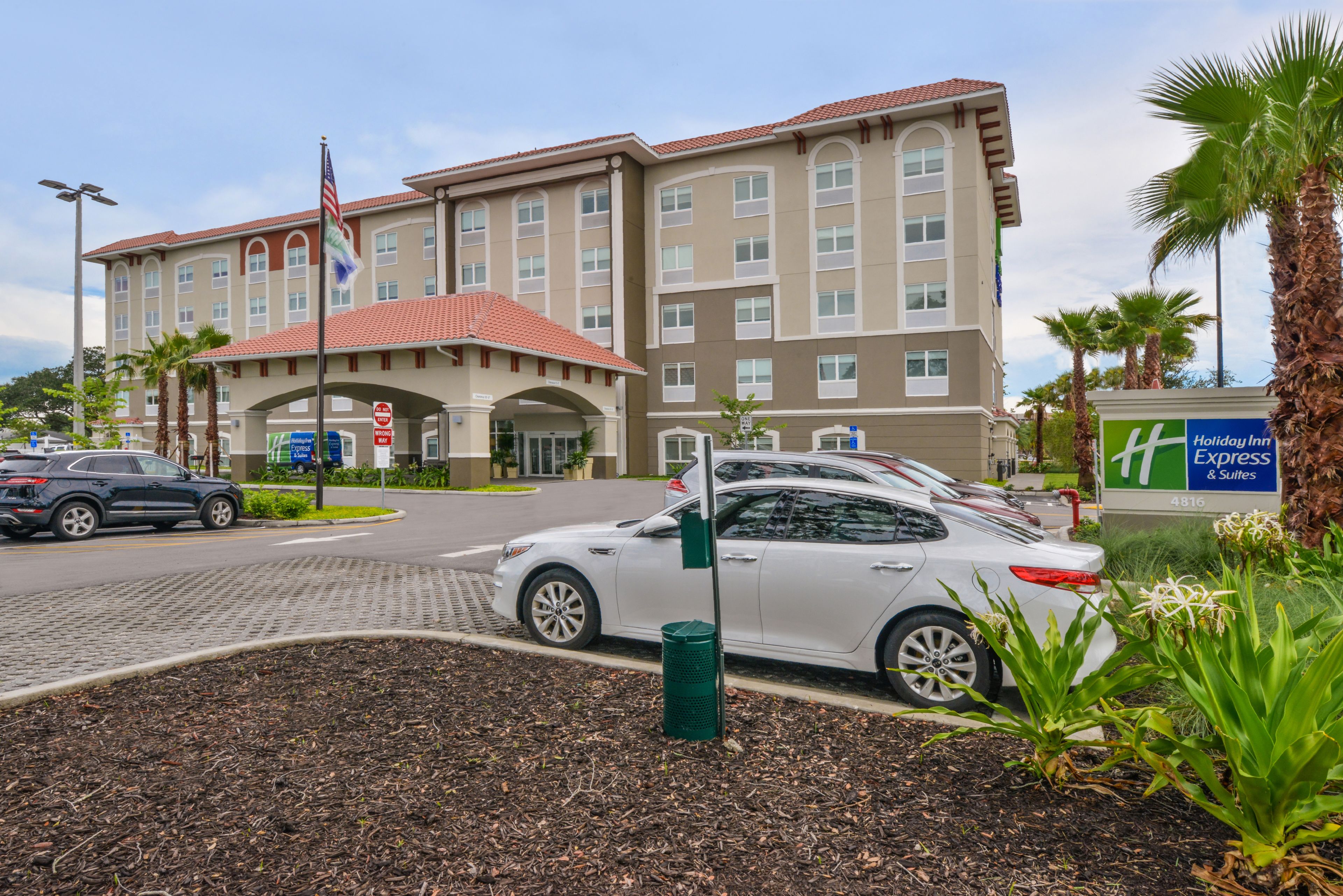 Holiday Inn Express & Suites St. Petersburg - Seminole Area