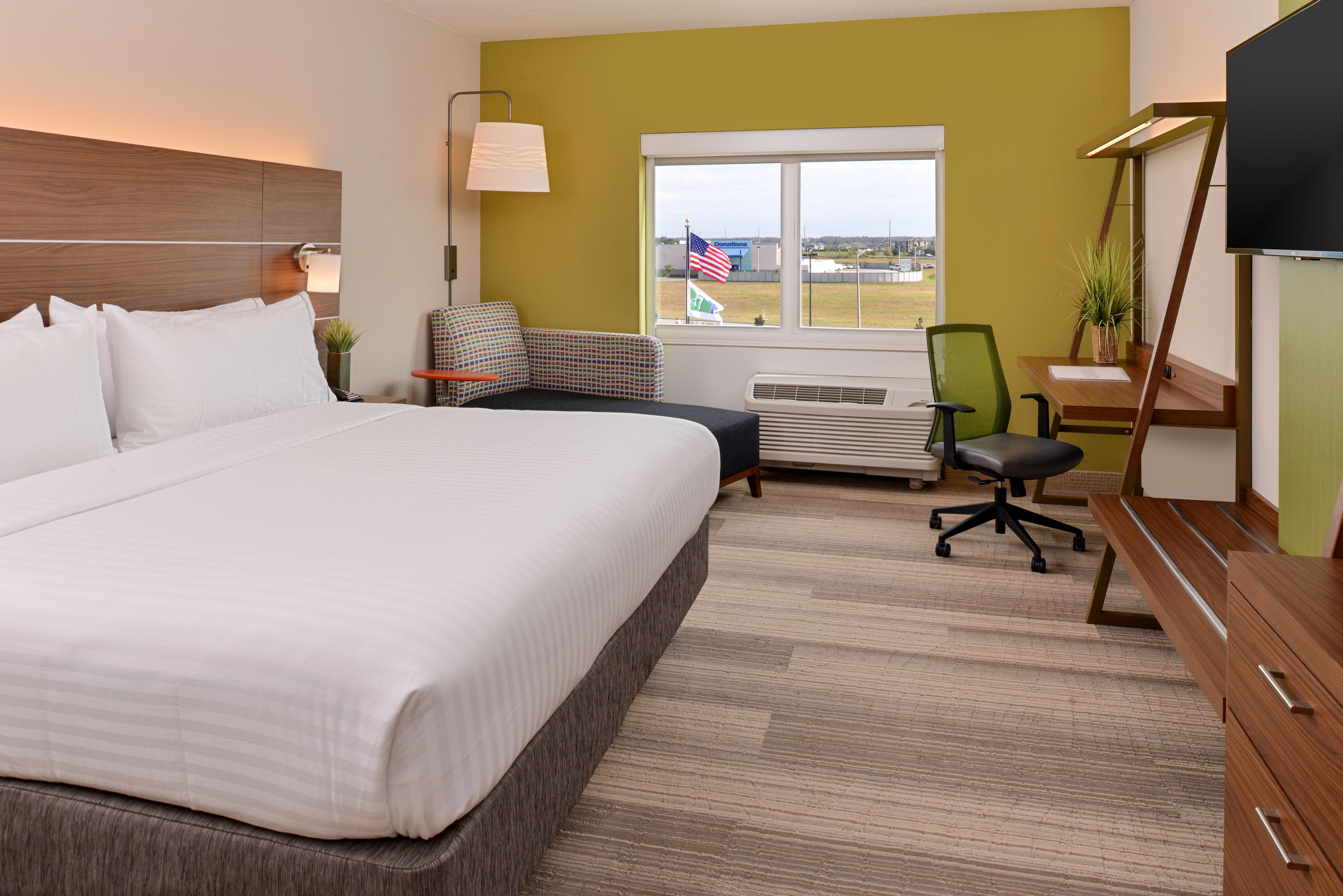 Holiday Inn Express & Suites St. Petersburg - Seminole Area