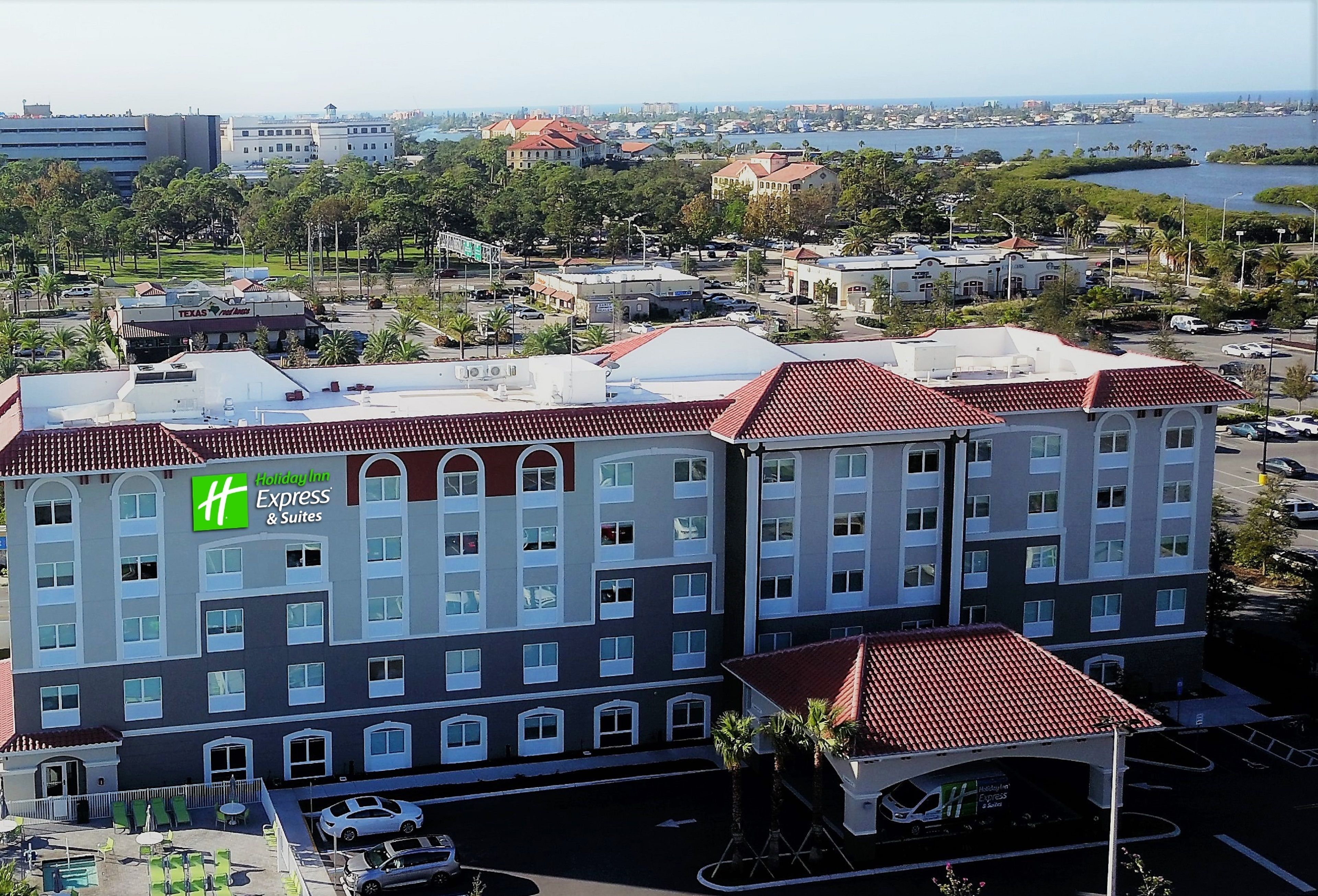 Holiday Inn Express & Suites St. Petersburg - Seminole Area