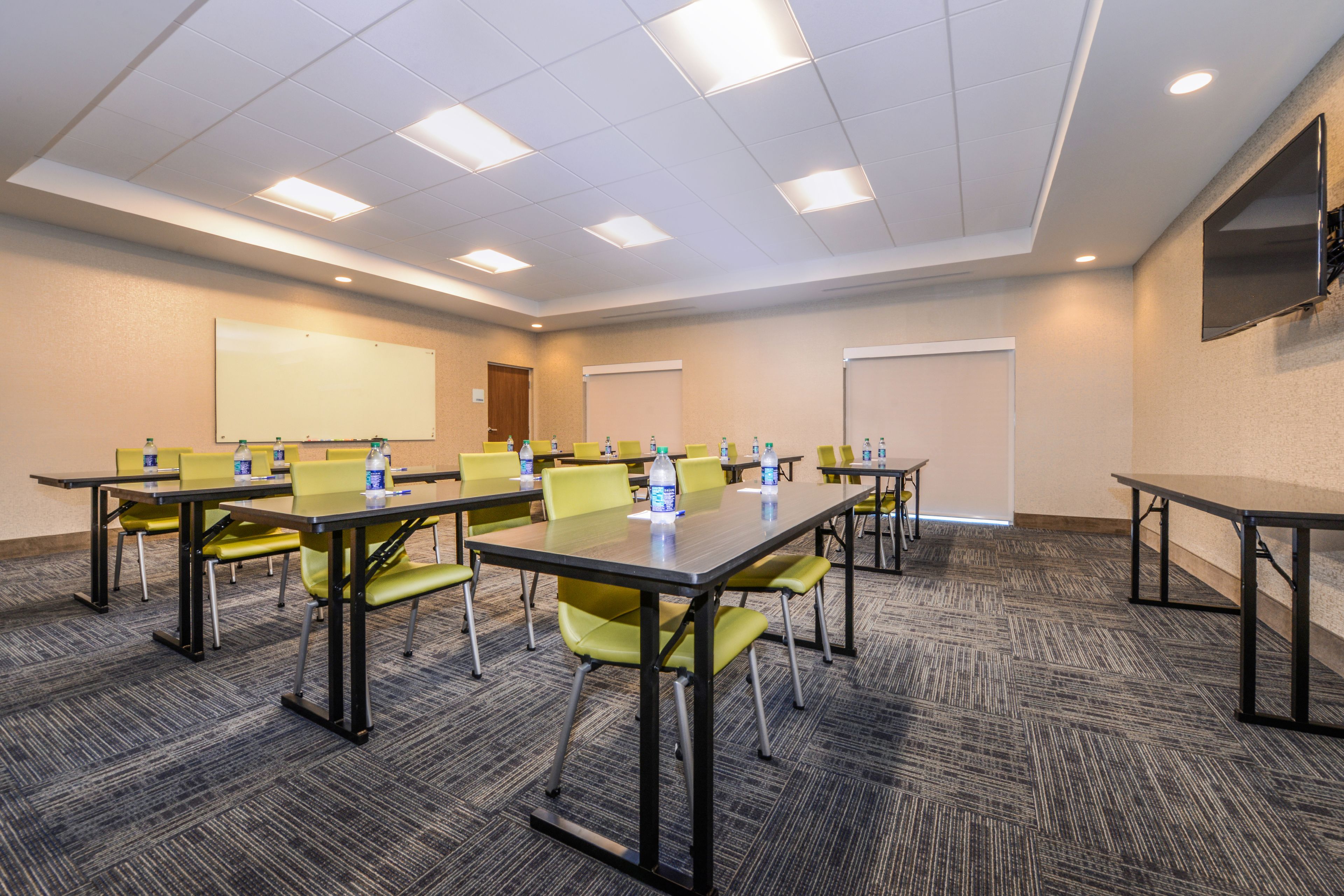 Holiday Inn Express & Suites St. Petersburg - Seminole Area