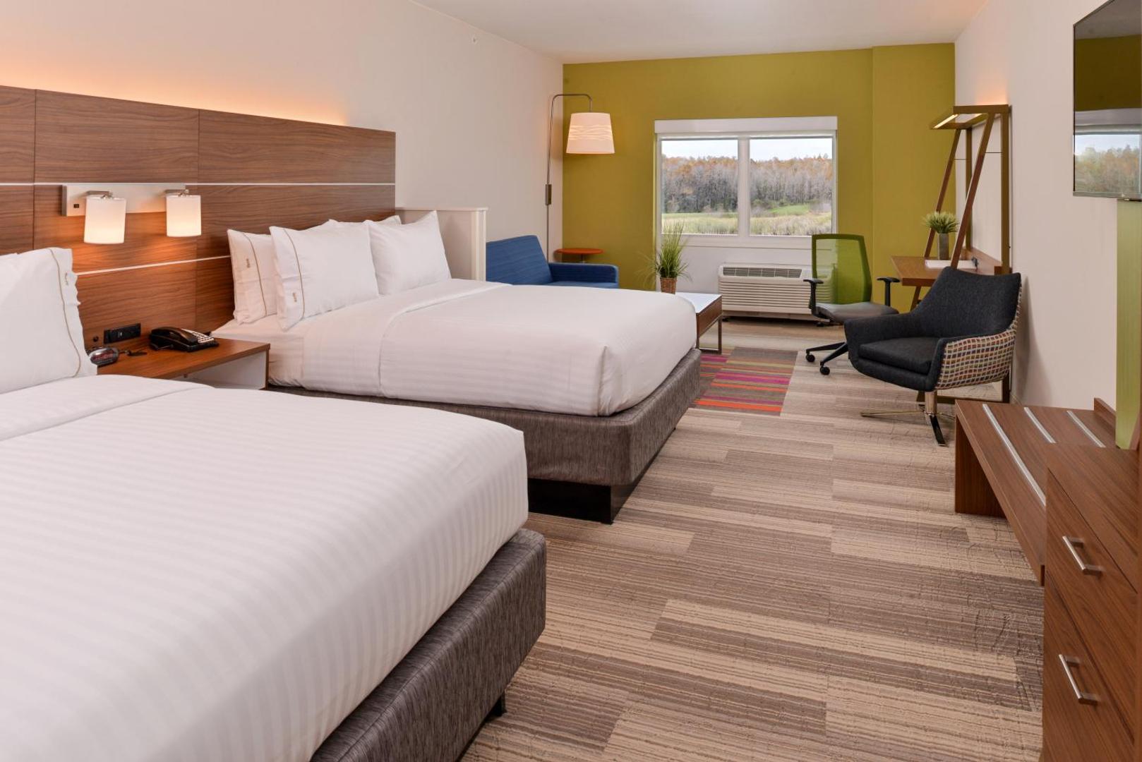 Holiday Inn Express & Suites St. Petersburg - Seminole Area